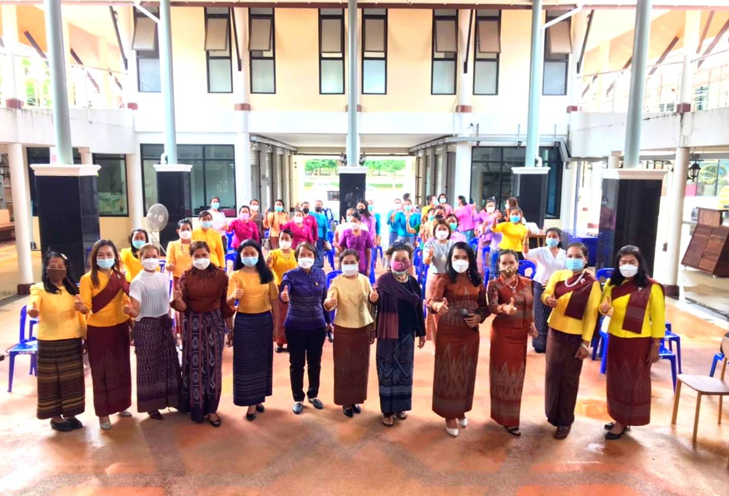 พช.หนองคายร่วมกับ คณะกรรมการพัฒนาสตรีจังหวัดหนองคาย ดำเนินโครงการสร้างภาพลักษณ์ สืบสานภูมิปัญญา “ผ้าไทย ใส่ให้สนุก” รุ่นที่ 2