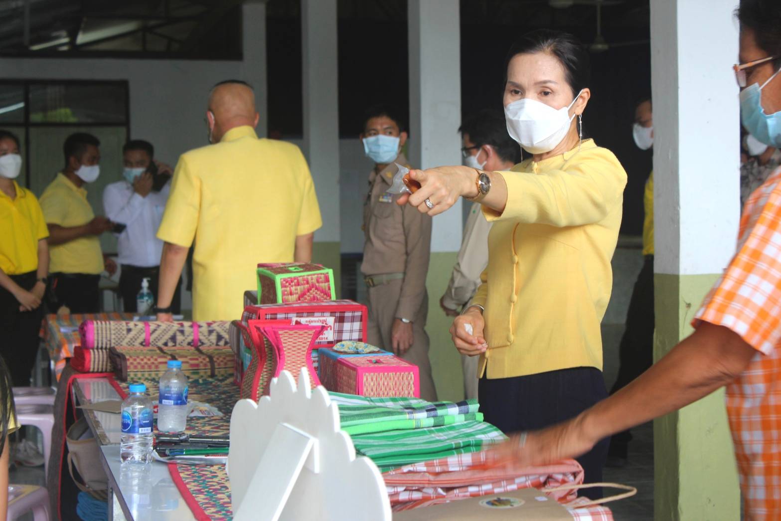 จังหวัดหนองคาย จัดกิจกรรมโครงการจังหวัดเคลื่อนที่ “หน่วยบำบัดทุกข์ บำรุงสุข สร้างรอยยิ้มให้ประชาชน” นำส่วนราชการออกให้บริการประชาชนในพื้นที่โรงเรียนอนุบาลสังคม ตำบลสังคม อำเภอสังคม​ จังหวัดหนองคาย