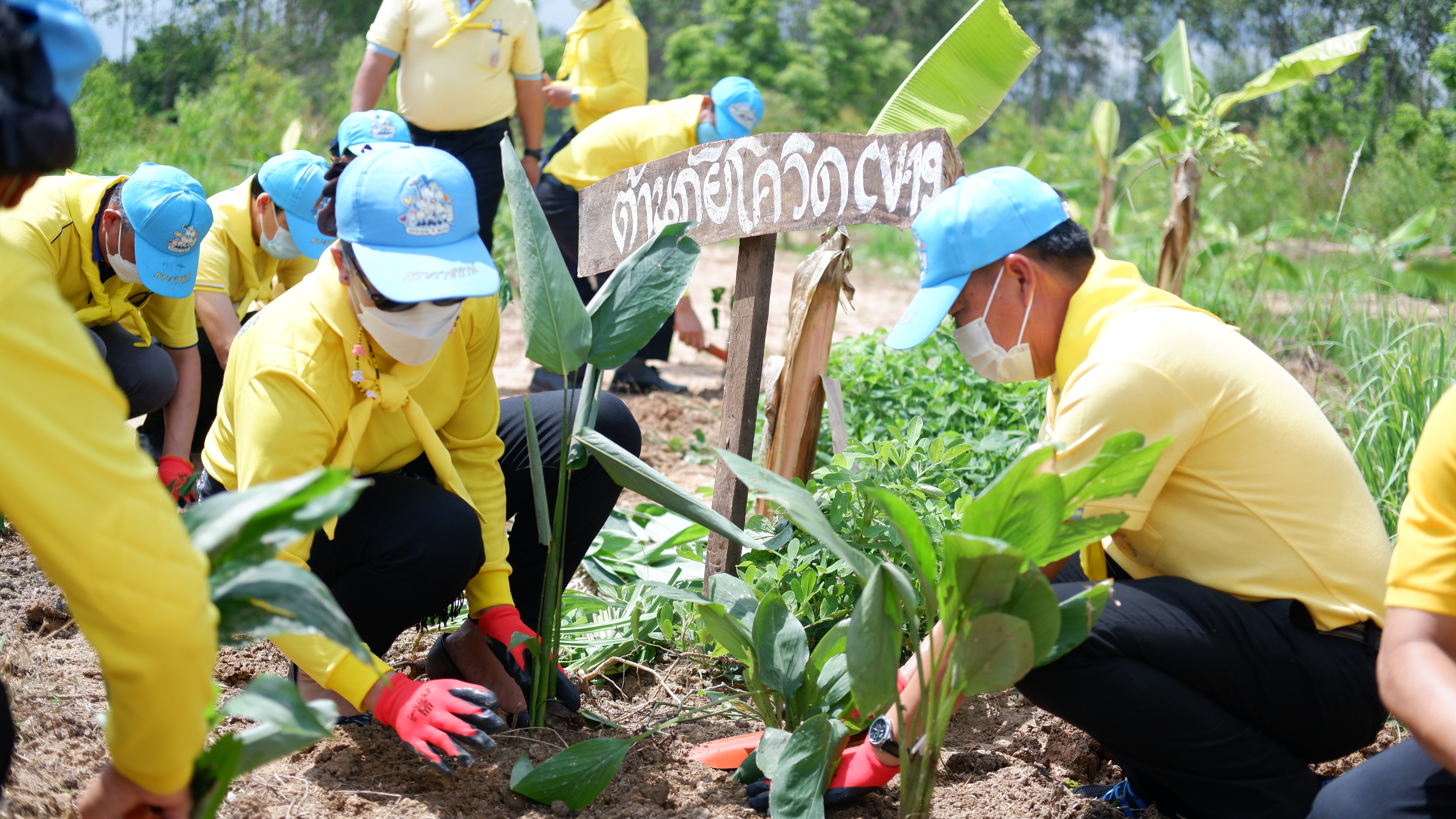 จังหวัดหนองคาย Kick off กิจกรรม “จิตอาสาพัฒนาชุมชนเอามื้อสามัคคี” เพื่อเฉลิมพระเกียรติเนื่องในโอกาสมหามงคลเฉลิมพระชนมพรรษาพระบาทสมเด็จพระปรเมนทรรามาธิบดีศรีสินทรมหาวชิราลงกรณ พระวชิรเกล้าเจ้าอยู่หั
