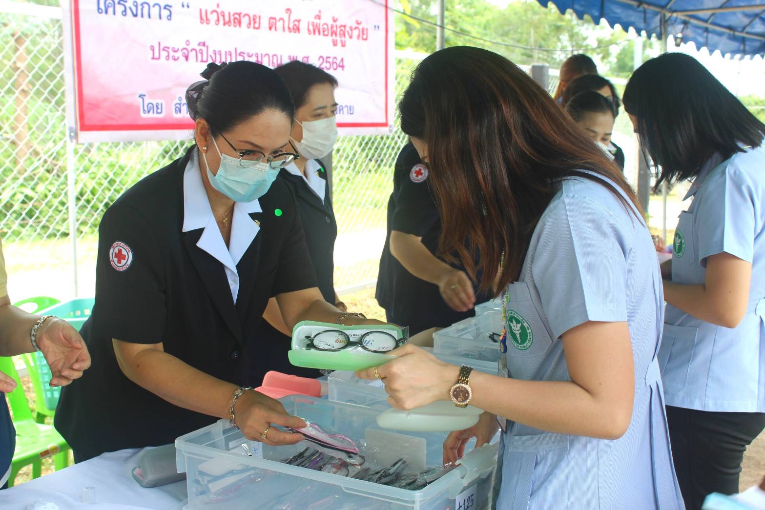 จังหวัดหนองคาย จัดกิจกรรมโครงการจังหวัดเคลื่อนที่ “หน่วยบำบัดทุกข์ บำรุงสุข สร้างรอยยิ้มให้ประชาชน” นำส่วนราชการออกให้บริการประชาชนในพื้นที่ โรงเรียนโคกคอนวิทยาคม อ.ท่าบ่อ จ.หนองคาย