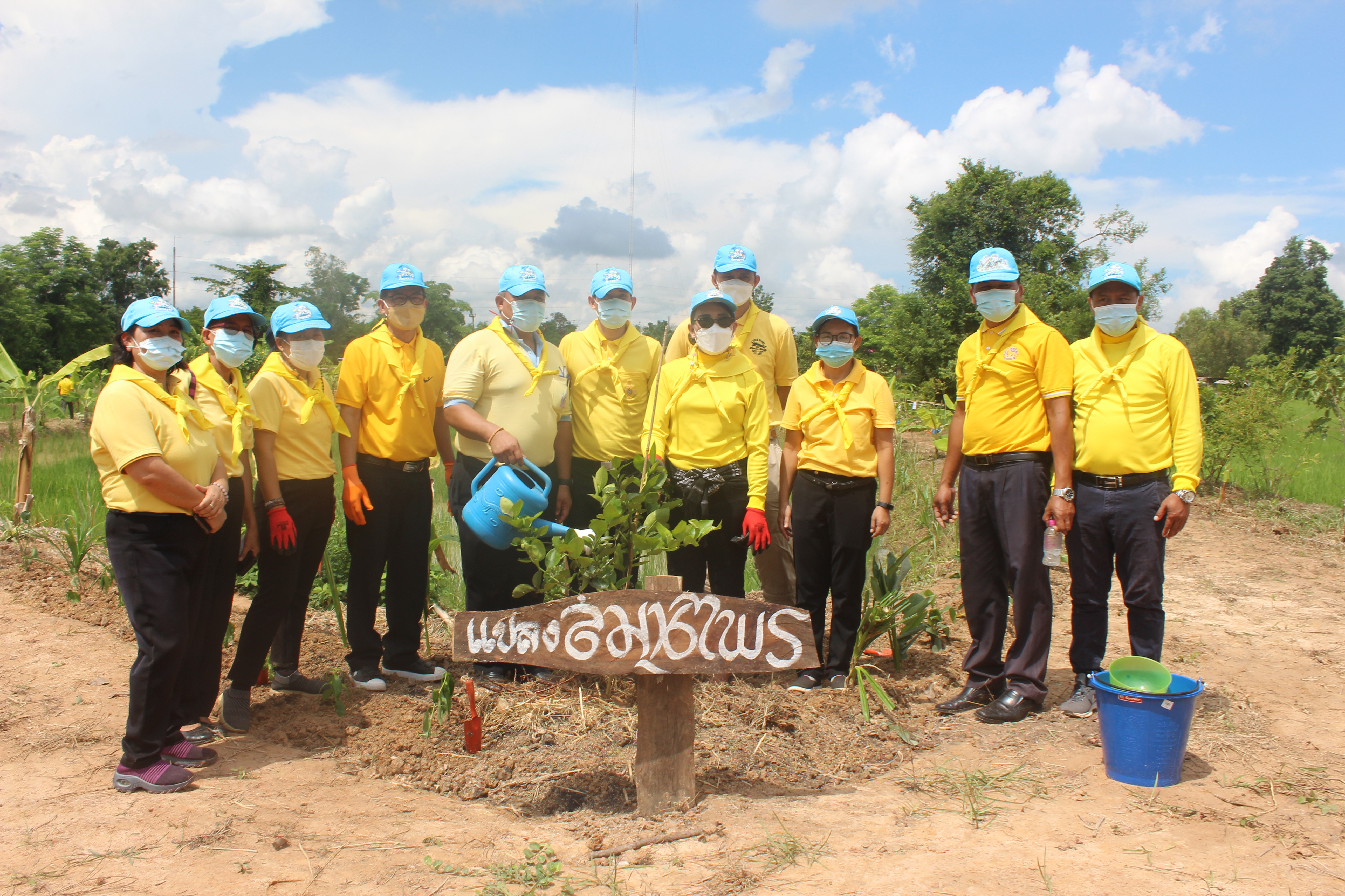 จังหวัดหนองคาย Kick off กิจกรรม “จิตอาสาพัฒนาชุมชนเอามื้อสามัคคี” เพื่อเฉลิมพระเกียรติเนื่องในโอกาสมหามงคลเฉลิมพระชนมพรรษาพระบาทสมเด็จพระปรเมนทรรามาธิบดีศรีสินทรมหาวชิราลงกรณ พระวชิรเกล้าเจ้าอยู่หั