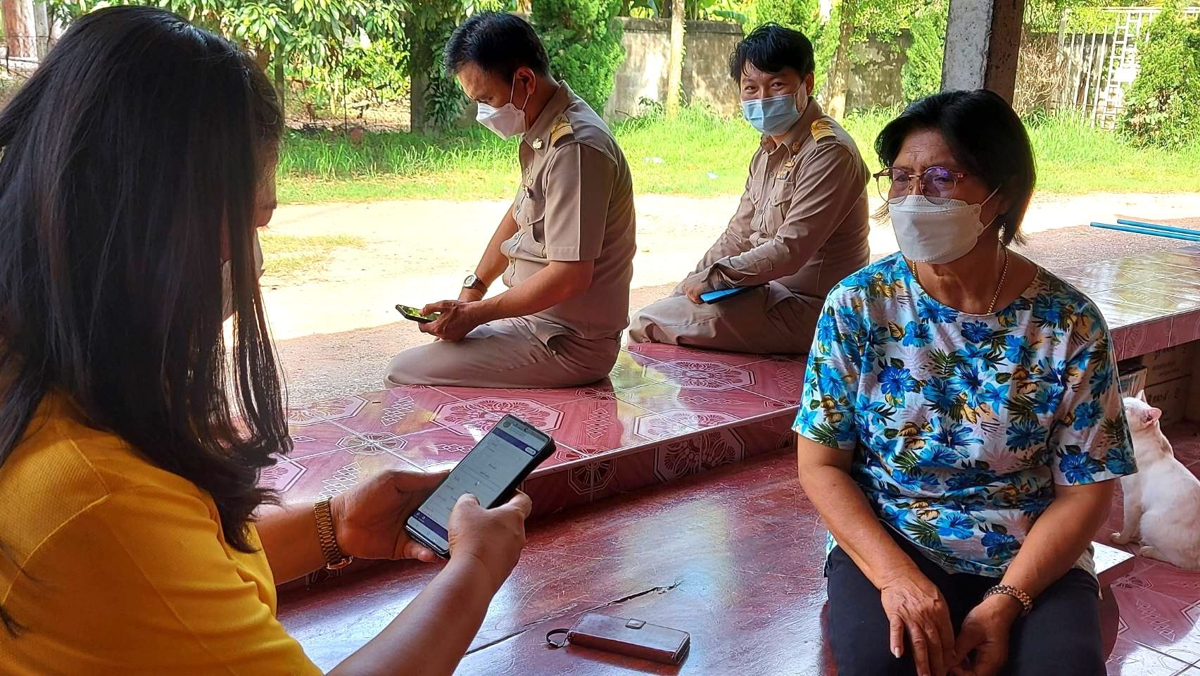 พช.หนองคาย ติดตามการดำเนินงานบริหารการจัดเก็บ และบันทึกข้อมูลความจำเป็นพื้นฐาน (จปฐ.) ระดับอำเภอ ประจำปี 2564 ณ บ้านท่าดอกคำ หมู่ที่ 3 ตำบลเมืองหมี อำเภอเมืองหนองคาย