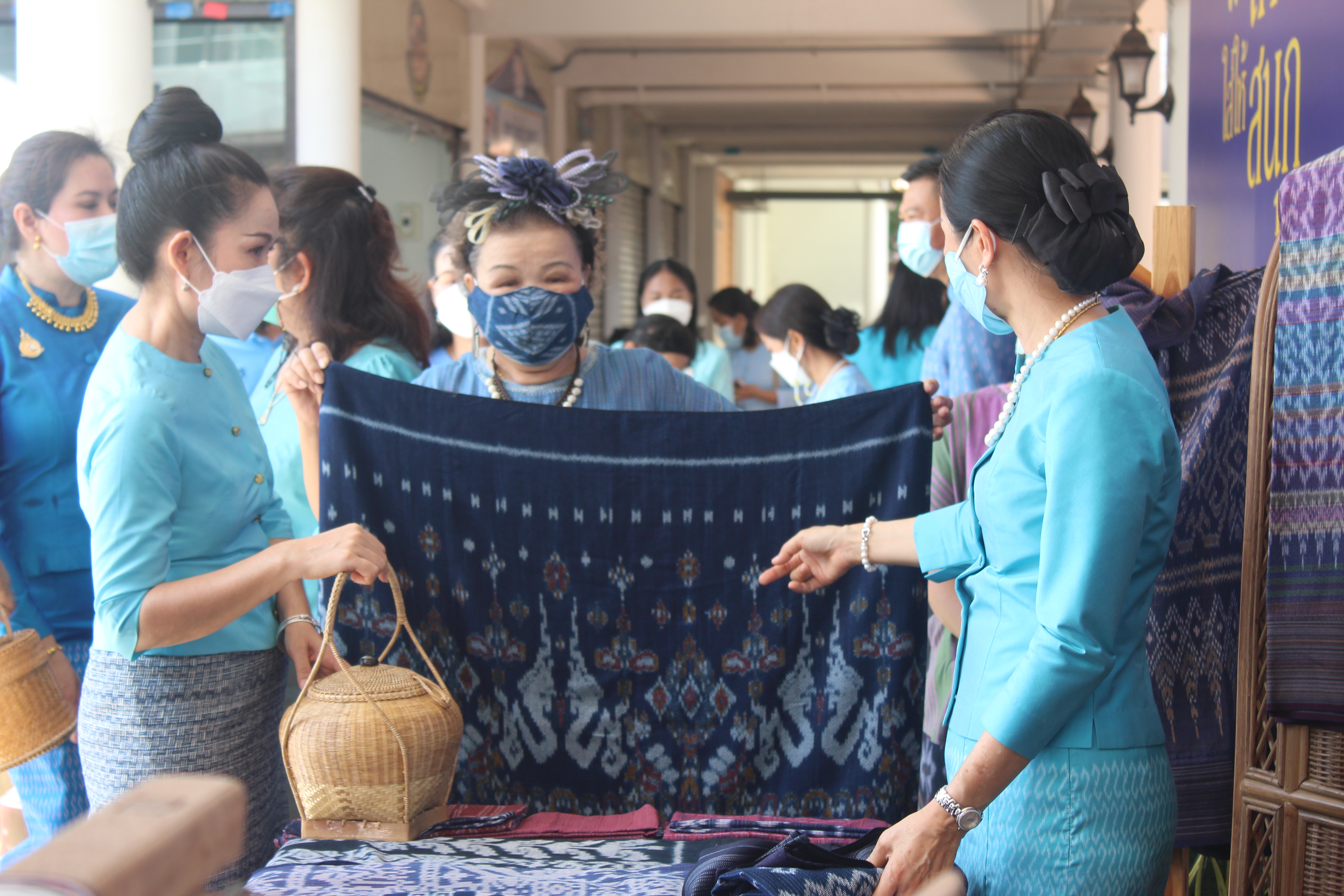 จังหวัดหนองคาย ดำเนินโครงการสร้างภาพลักษณ์ผู้นำสตรี สืบสาน ภูมิปัญญา “ผ้าไทย ใส่ให้สนุก”