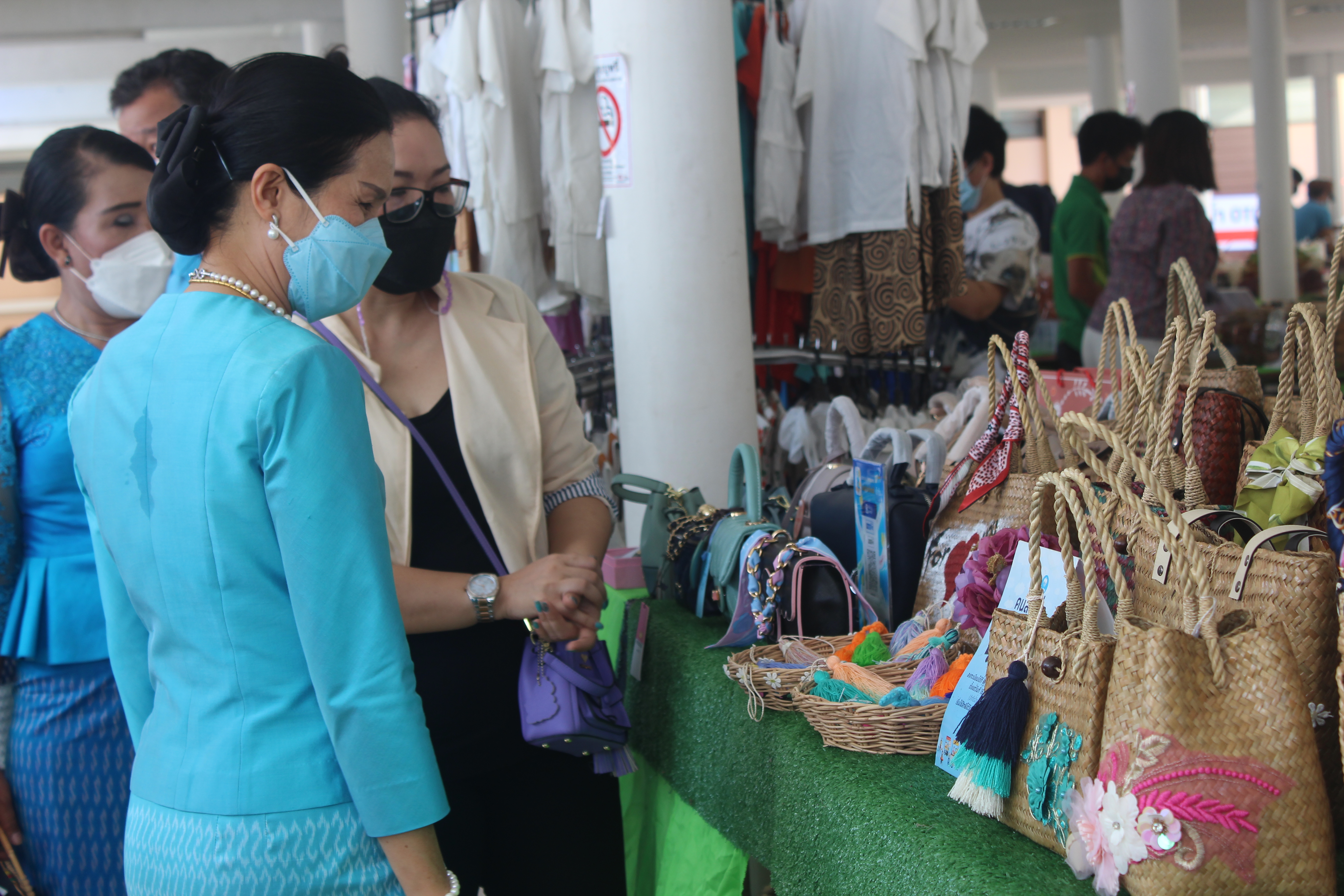 จังหวัดหนองคาย ดำเนินโครงการสร้างภาพลักษณ์ผู้นำสตรี สืบสาน ภูมิปัญญา “ผ้าไทย ใส่ให้สนุก”