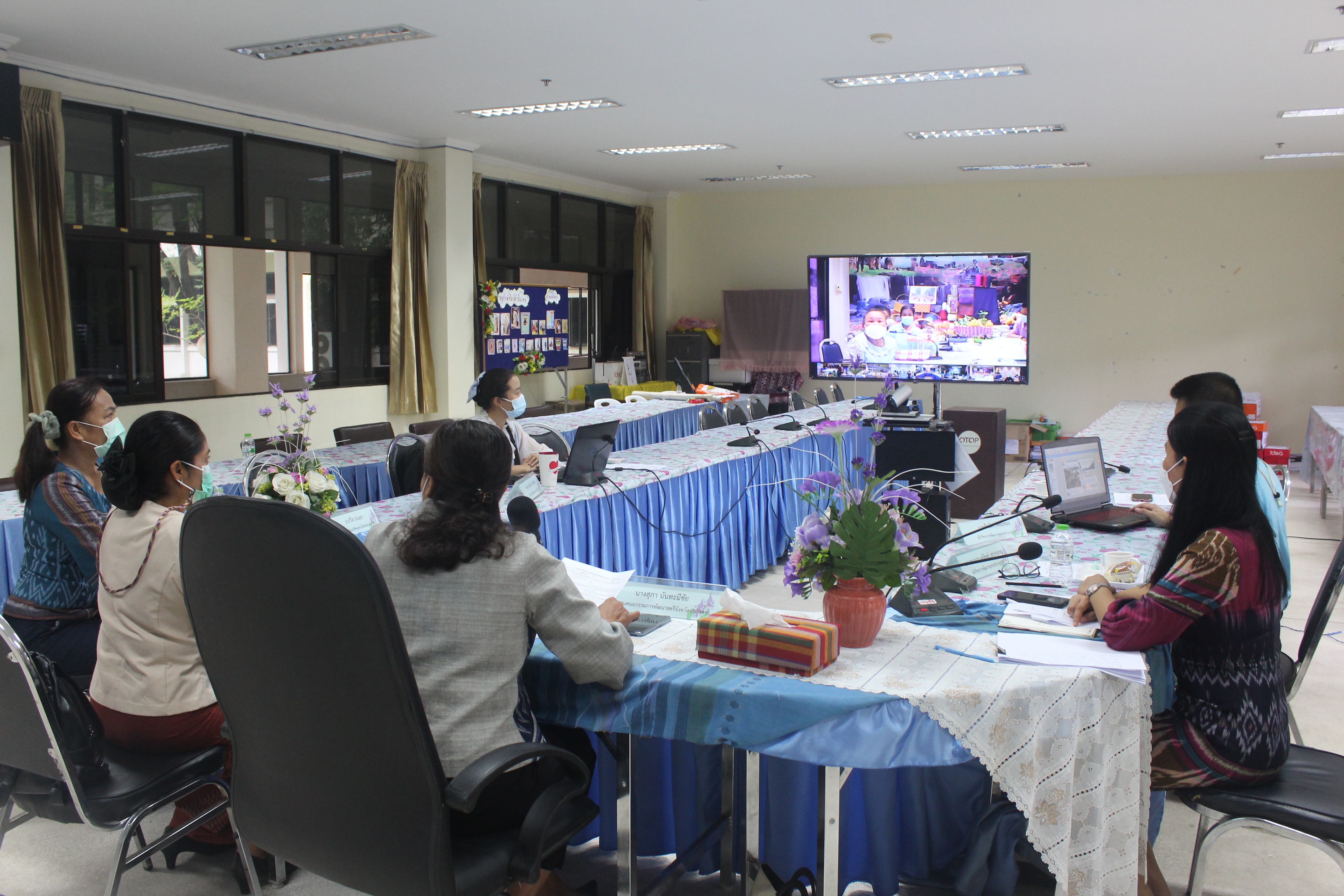 คณะกรรมการพัฒนาสตรีจังหวัดหนองคาย ร่วมประชุมเชิงปฏิบัติการคณะกรรมการพัฒนาสตรี ภาคตะวันออกเฉียงเหนือ (กพสภ.) ผ่านระบบออนไลน์ (ระบบ Zoom) 