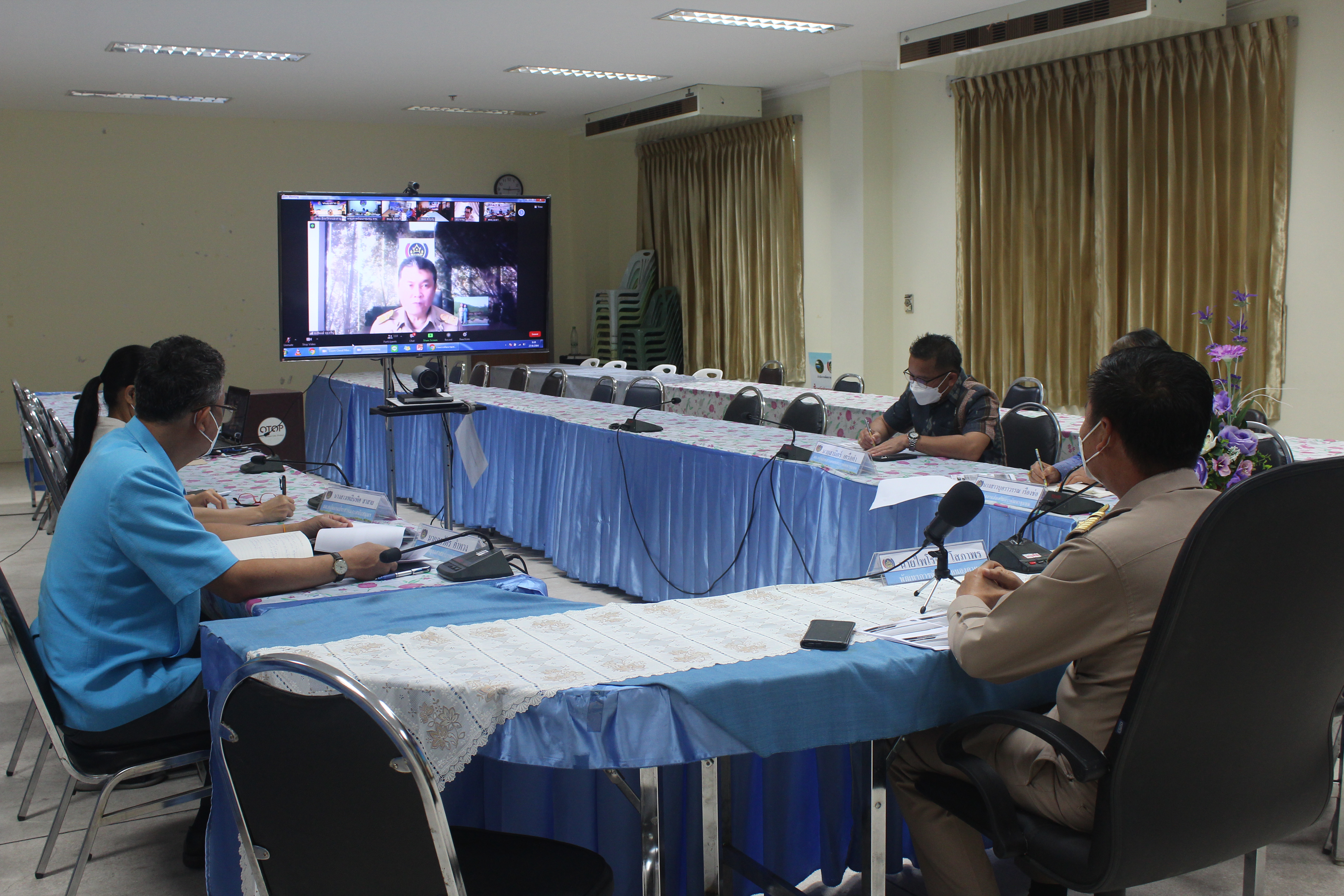 พช.หนองคาย ร่วมรับฟังการประชุมกรมการพัฒนาชุมชน ครั้งที่ 8/2564 ผ่านระบบ Zoom Cloud Meeting