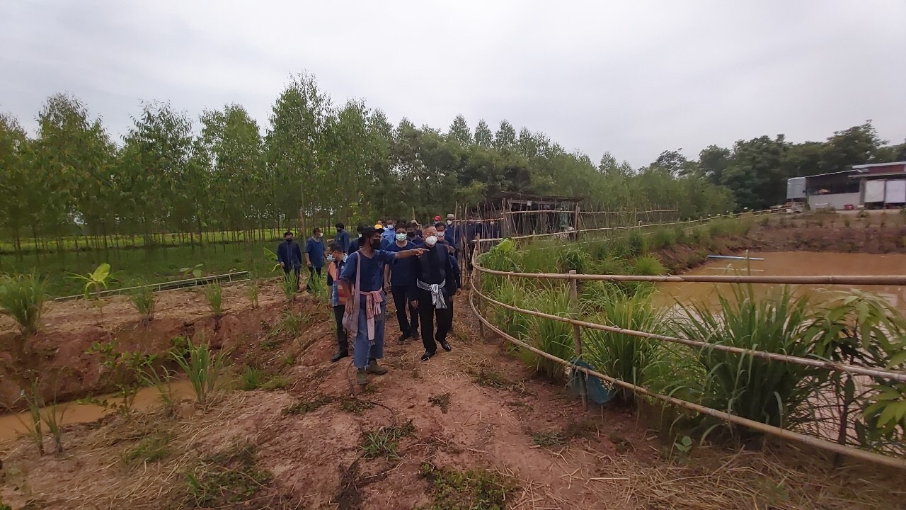 ผู้ว่าราชการจังหวัดหนองคาย (นายประเสริฐ ลือชาธนานนท์) ลงพื้นที่สนับสนุน ติดตาม ความก้าวหน้าการดำเนินโครงการพัฒนาพื้นที่ต้นแบบ การพัฒนาคุณภาพชีวิตตามหลักทฤษฎีใหม่ประยุกต์สู่  “โคก หนอง นา โมเดล” กิจกรรม สร้างพื้นที่เรียนรู้ชุมชนต้นแบบการพัฒนาคุณภาพชีวิต (Household Lab Model for quality of life : HLM) ระดับครัวเรือน ณ ตำบลโคกคอน  อำเภอท่าบ่อ จังหวัดหนองคาย