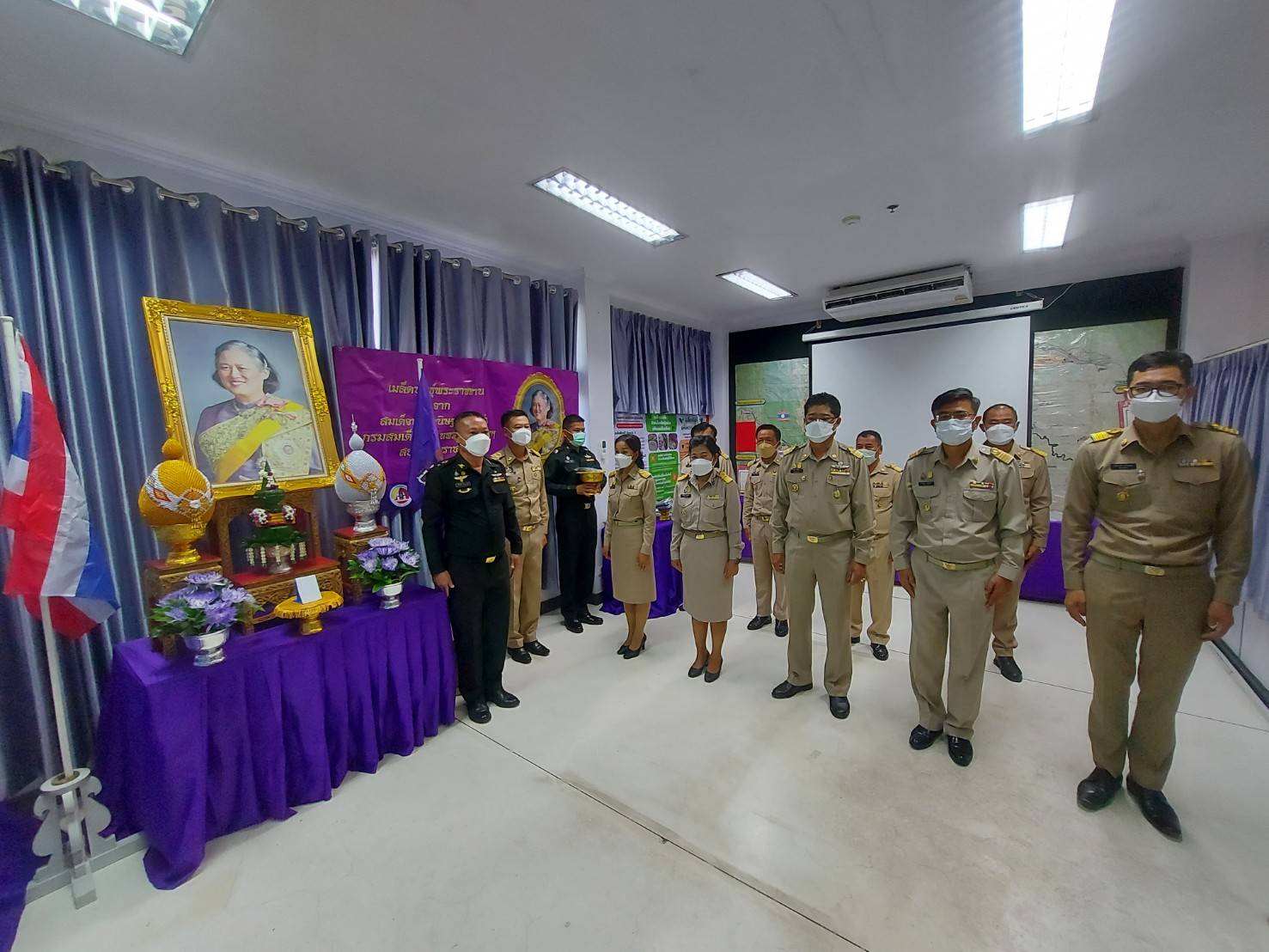 พช.หนองคาย จับมือ กอ.รมน. รับมอบเมล็ดพันธุ์พระราชทาน บูรณาการขยายผลโครงการอนุรักษ์พันธุกรรมพืช อันเนื่องมาจากพระราชดำริ