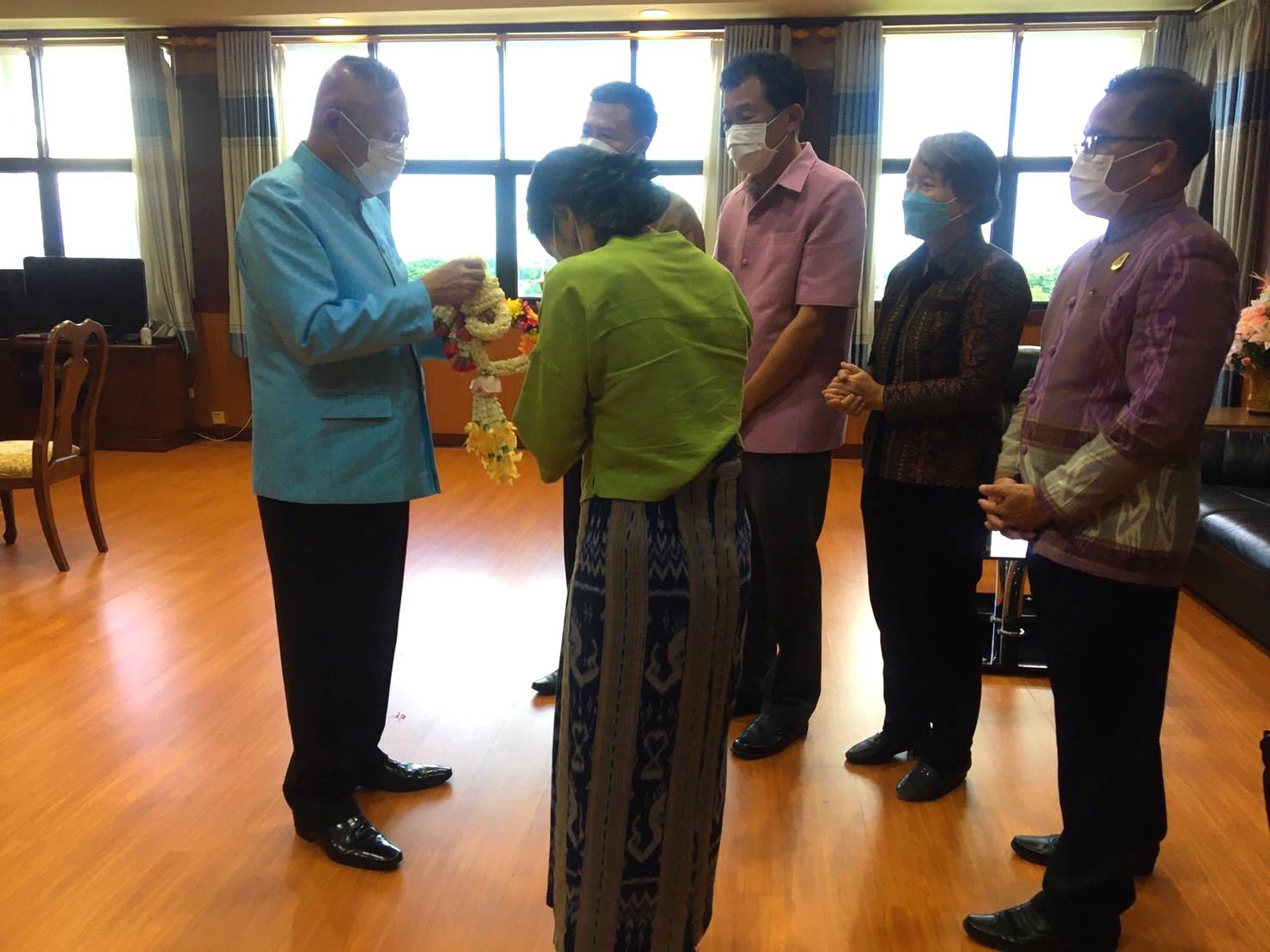 พช.หนองคาย ร่วมแสดงมุทิตาจิต ผู้ว่าราชการจังหวัดหนองคาย เนื่องในโอกาสครบเกษียณอายุราชการ ปี 2564