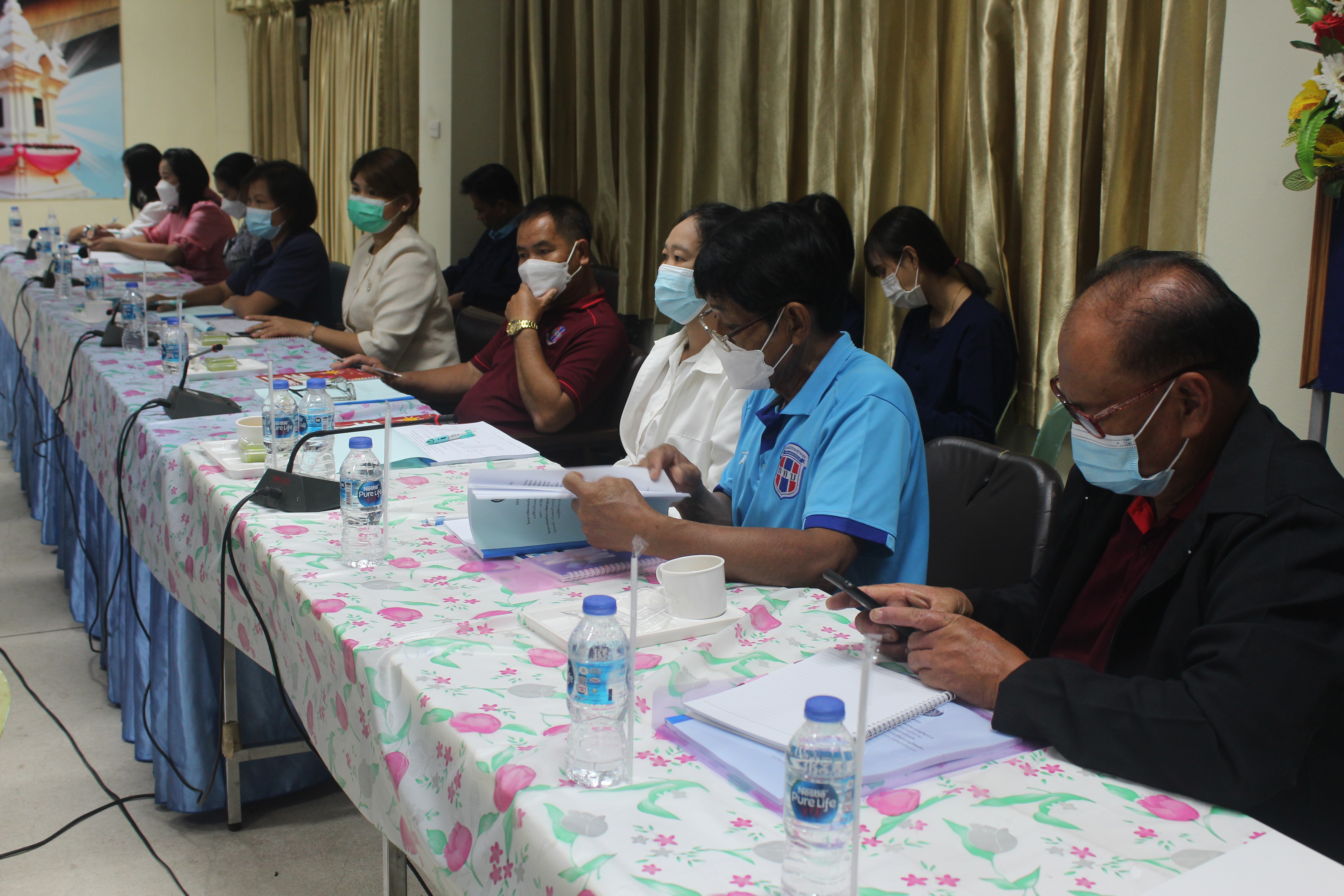 พช.หนองคาย ดำเนินโครงการส่งเสริมการพัฒนาคุณภาพชีวิต ครัวเรือนยากจนและผู้ด้อยโอกาส สู่วิถีพอเพียง กิจกรรที่ ๑ ประชุมสร้างการรับรู้การขับเคลื่อนการพัฒนาคุณภาพชีวิตครัวเรือนยากจนและผู้ด้อยโอกาสสู่วิถีพอเพียง ระดับจังหวัด