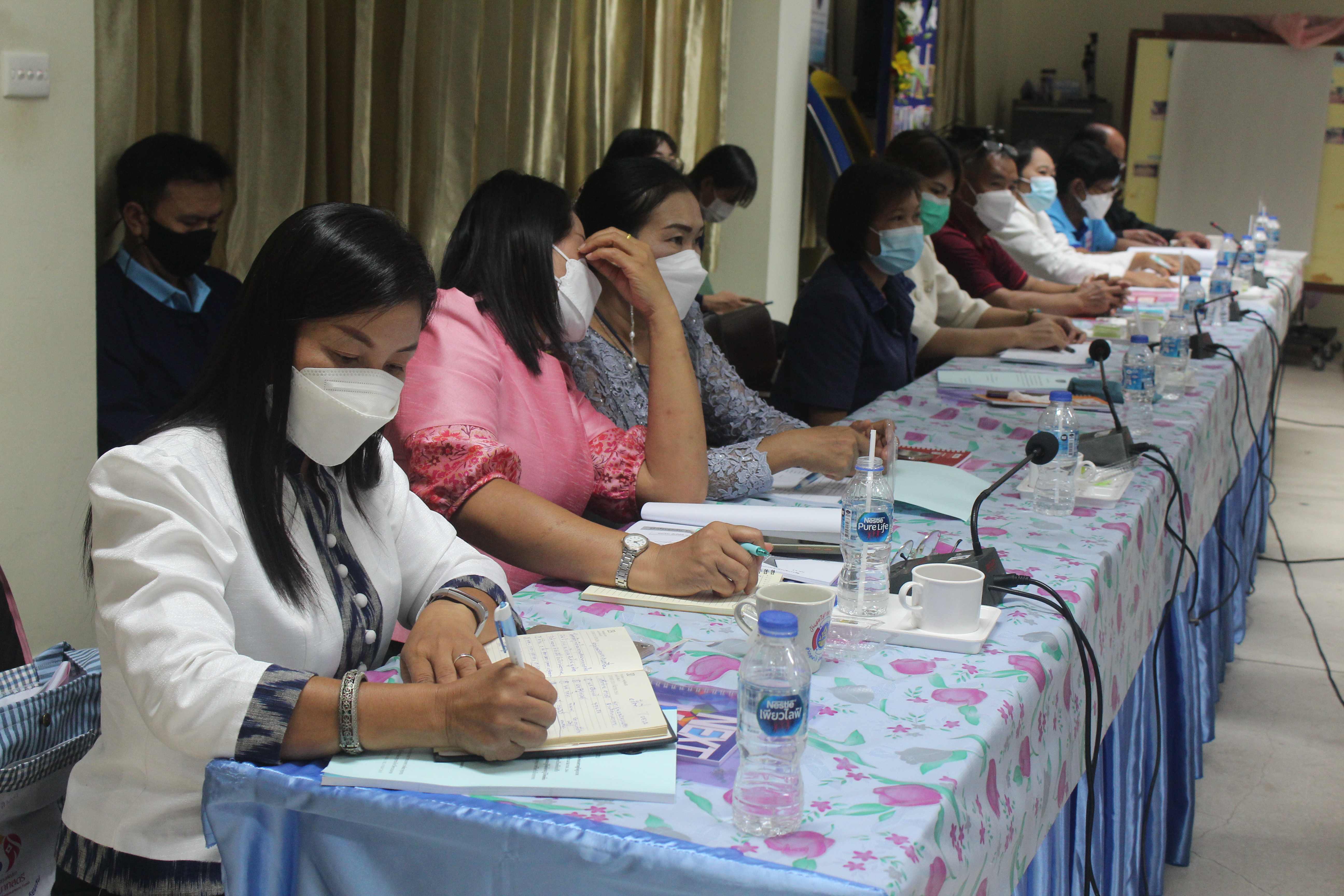 พช.หนองคาย ดำเนินโครงการส่งเสริมการพัฒนาคุณภาพชีวิต ครัวเรือนยากจนและผู้ด้อยโอกาส สู่วิถีพอเพียง กิจกรรที่ ๑ ประชุมสร้างการรับรู้การขับเคลื่อนการพัฒนาคุณภาพชีวิตครัวเรือนยากจนและผู้ด้อยโอกาสสู่วิถีพอเพียง ระดับจังหวัด