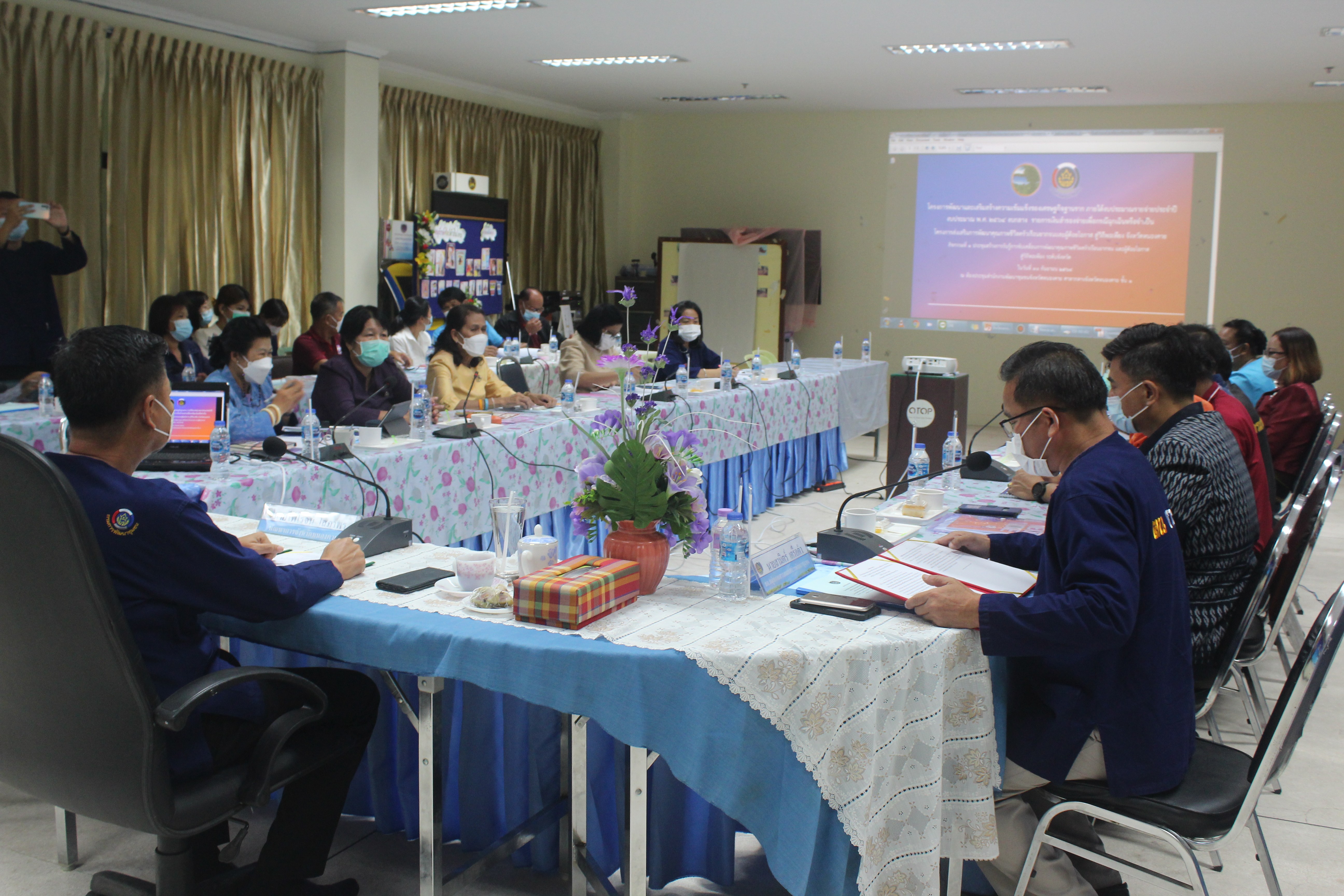 พช.หนองคาย ดำเนินโครงการส่งเสริมการพัฒนาคุณภาพชีวิต ครัวเรือนยากจนและผู้ด้อยโอกาส สู่วิถีพอเพียง กิจกรรที่ ๑ ประชุมสร้างการรับรู้การขับเคลื่อนการพัฒนาคุณภาพชีวิตครัวเรือนยากจนและผู้ด้อยโอกาสสู่วิถีพอเพียง ระดับจังหวัด