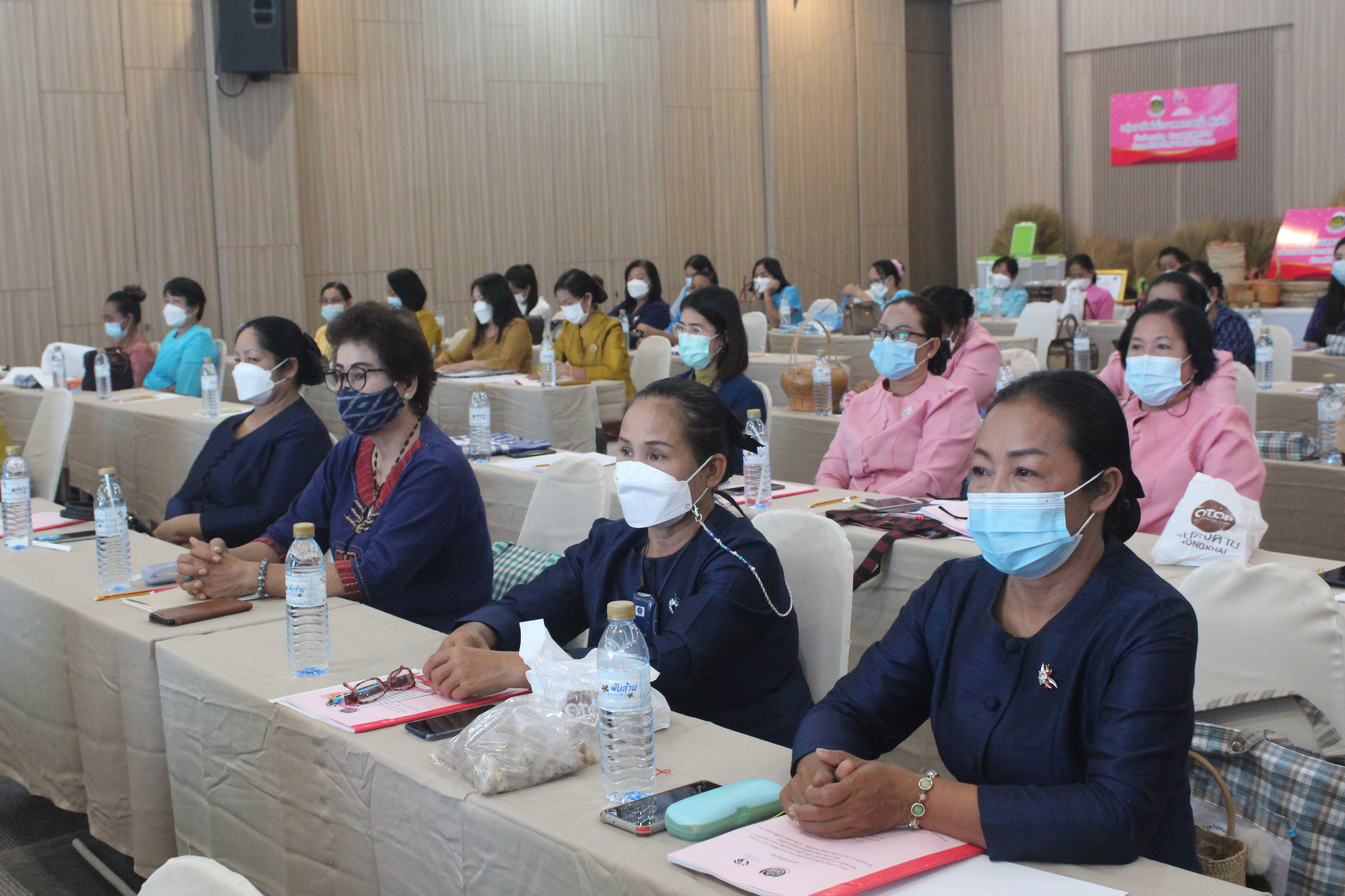 จังหวัดหนองคาย เชิดชูเกียรติกองทุนพัฒนาบทบาทสตรี ดีเด่น ที่มีการบริหารจัดการหนี้เกินกำหนดชำระดีเด่น ประจำปี 2564