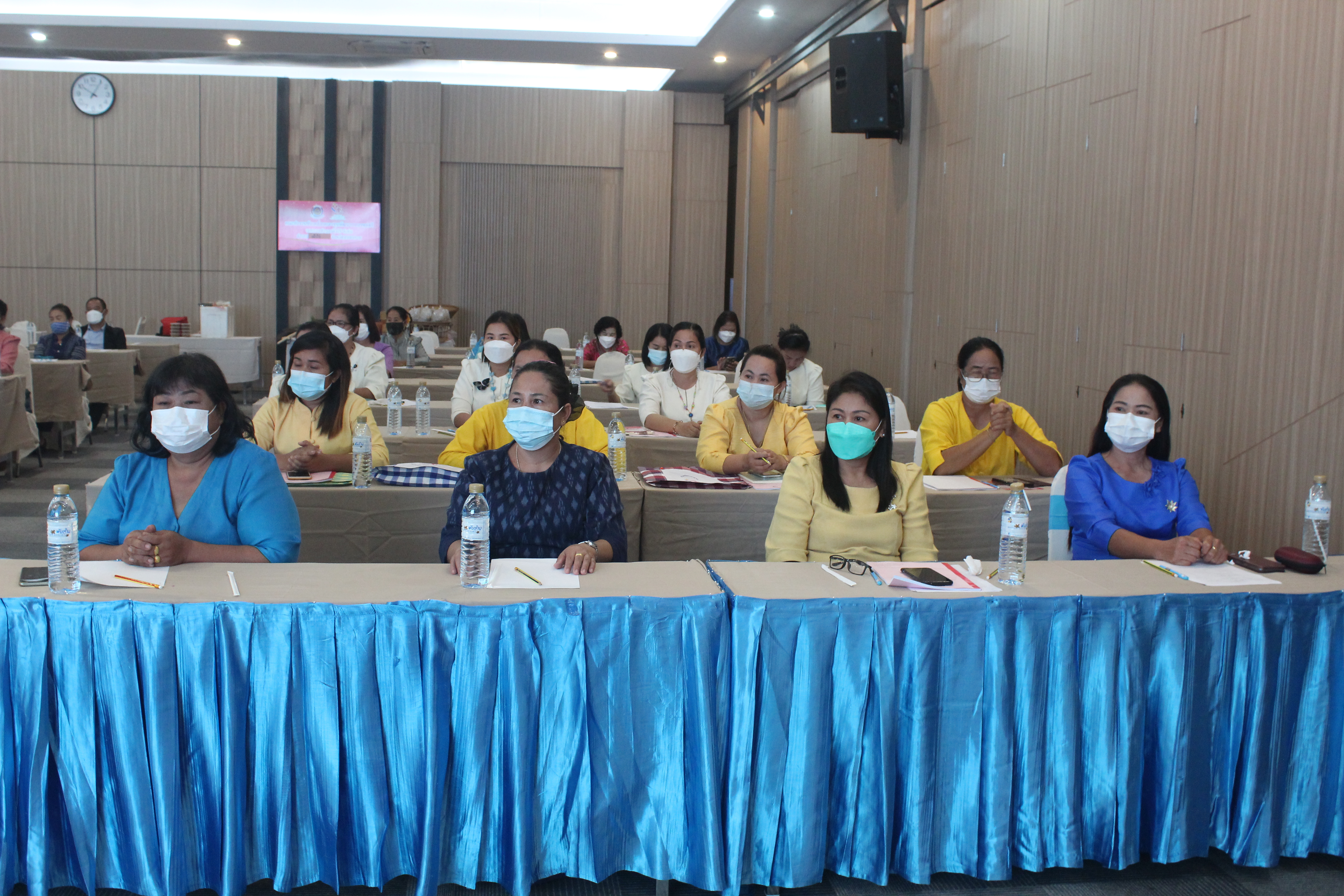 จังหวัดหนองคาย เชิดชูเกียรติกองทุนพัฒนาบทบาทสตรี ดีเด่น ที่มีการบริหารจัดการหนี้เกินกำหนดชำระดีเด่น ประจำปี 2564