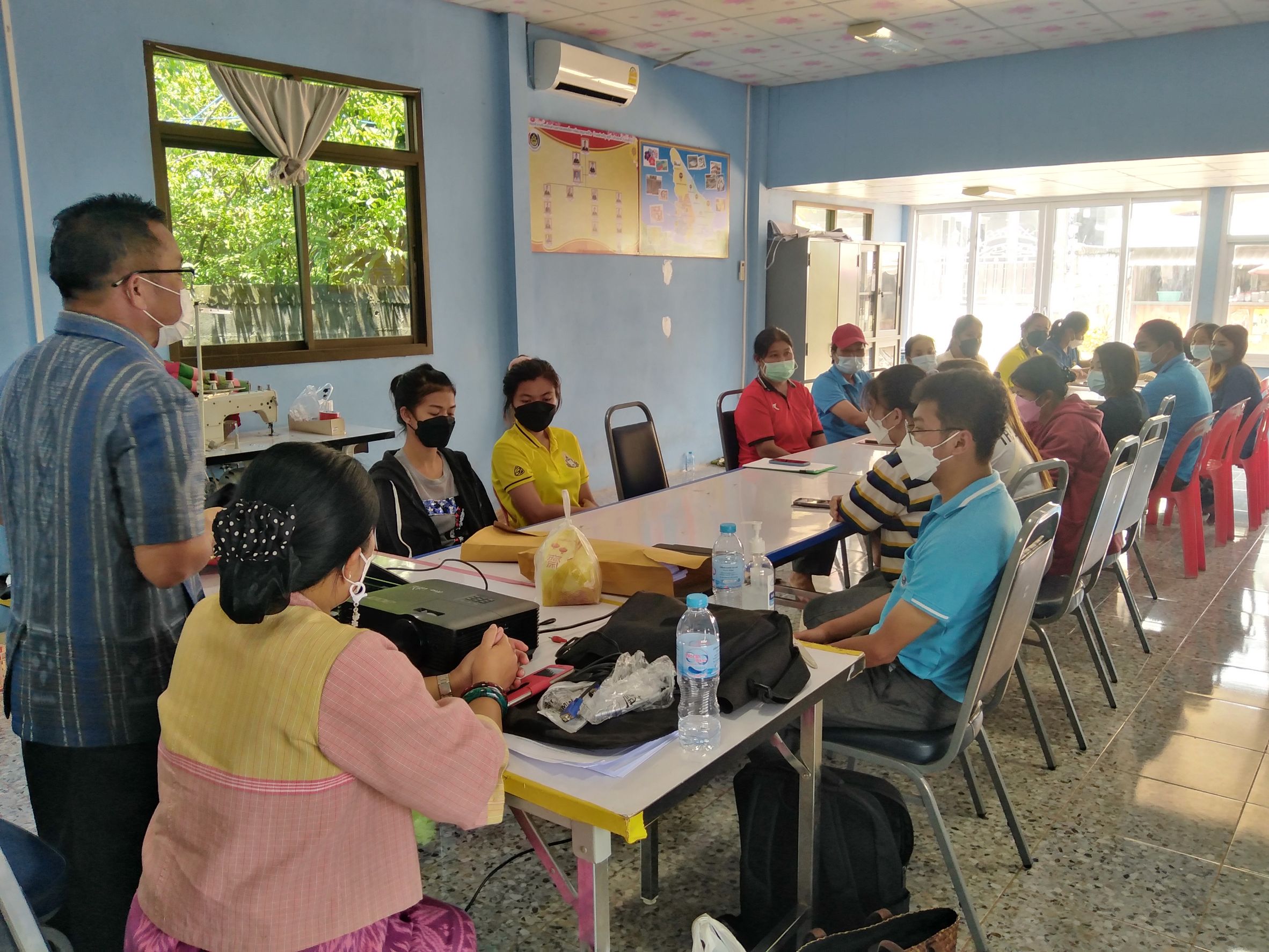 พช.หนองคาย ติดตามการดำเนินงานบริหารการจัดเก็บ และบันทึกข้อมูลความจำเป็นพื้นฐาน (จปฐ.) ระดับอำเภอ ประจำปี 2564 ณ บ้านเหล่าเจริญ หมู่ที่ 3 ตำบลนาดี อำเภอเฝ้าไร่