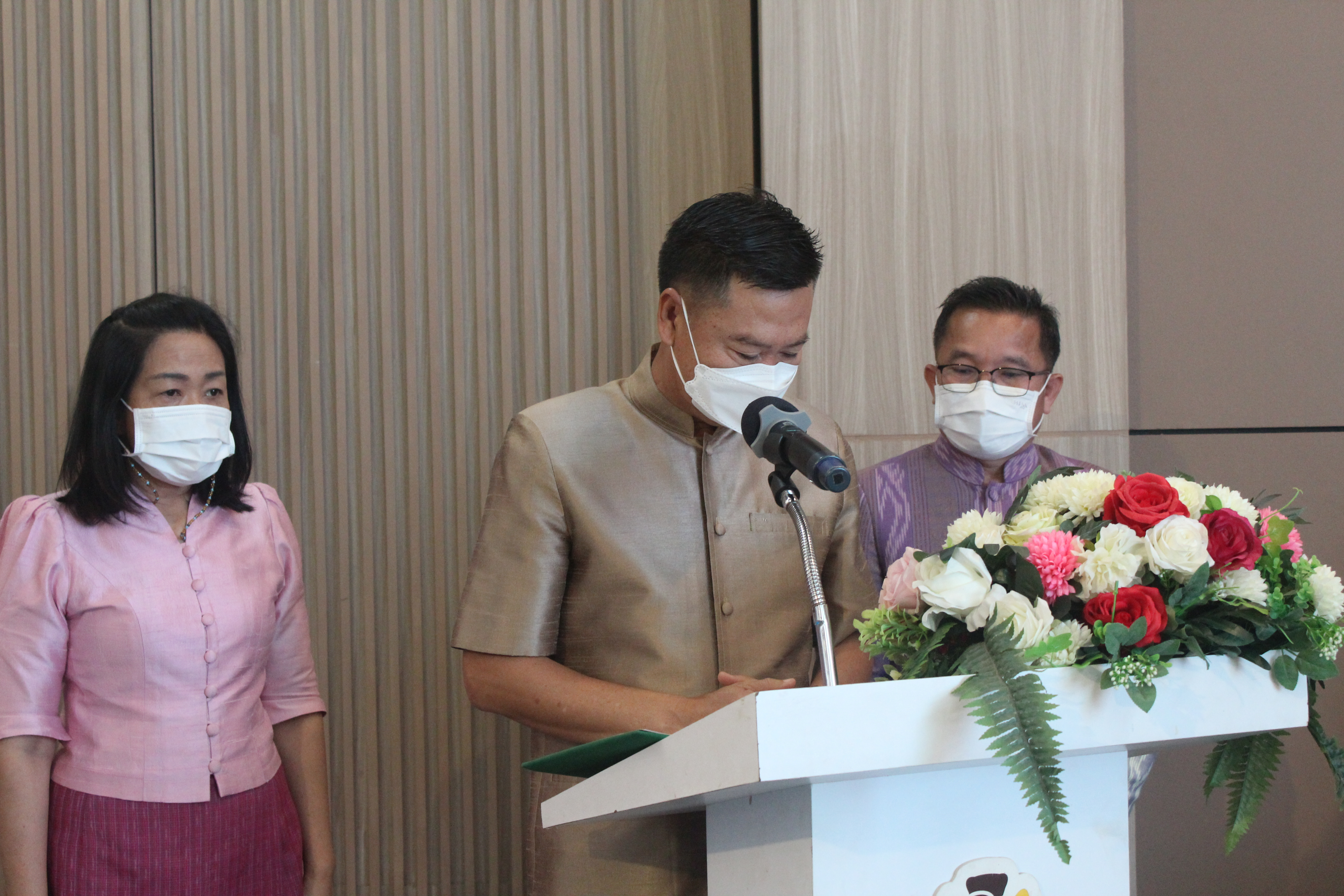 จังหวัดหนองคาย เชิดชูเกียรติกองทุนพัฒนาบทบาทสตรี ดีเด่น ที่มีการบริหารจัดการหนี้เกินกำหนดชำระดีเด่น ประจำปี 2564