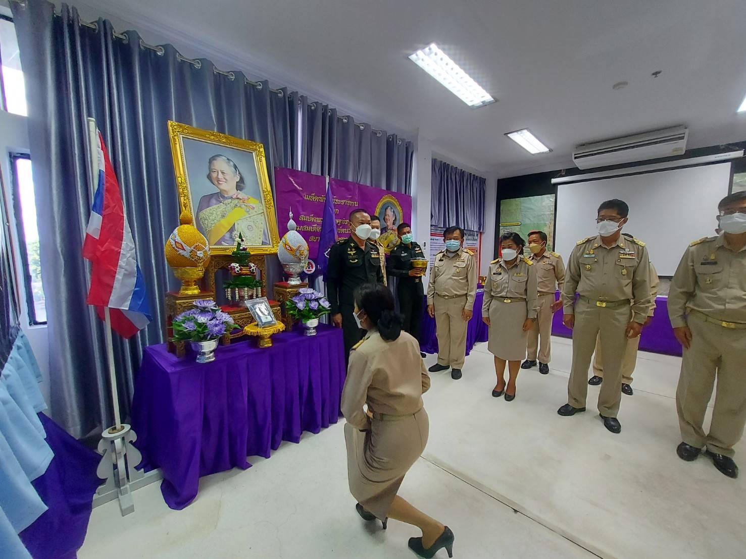 พช.หนองคาย จับมือ กอ.รมน. รับมอบเมล็ดพันธุ์พระราชทาน บูรณาการขยายผลโครงการอนุรักษ์พันธุกรรมพืช อันเนื่องมาจากพระราชดำริ