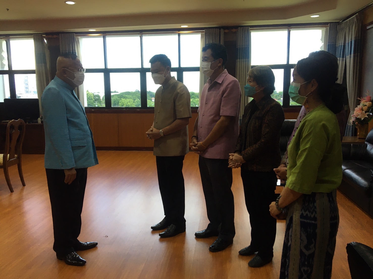 พช.หนองคาย ร่วมแสดงมุทิตาจิต ผู้ว่าราชการจังหวัดหนองคาย เนื่องในโอกาสครบเกษียณอายุราชการ ปี 2564