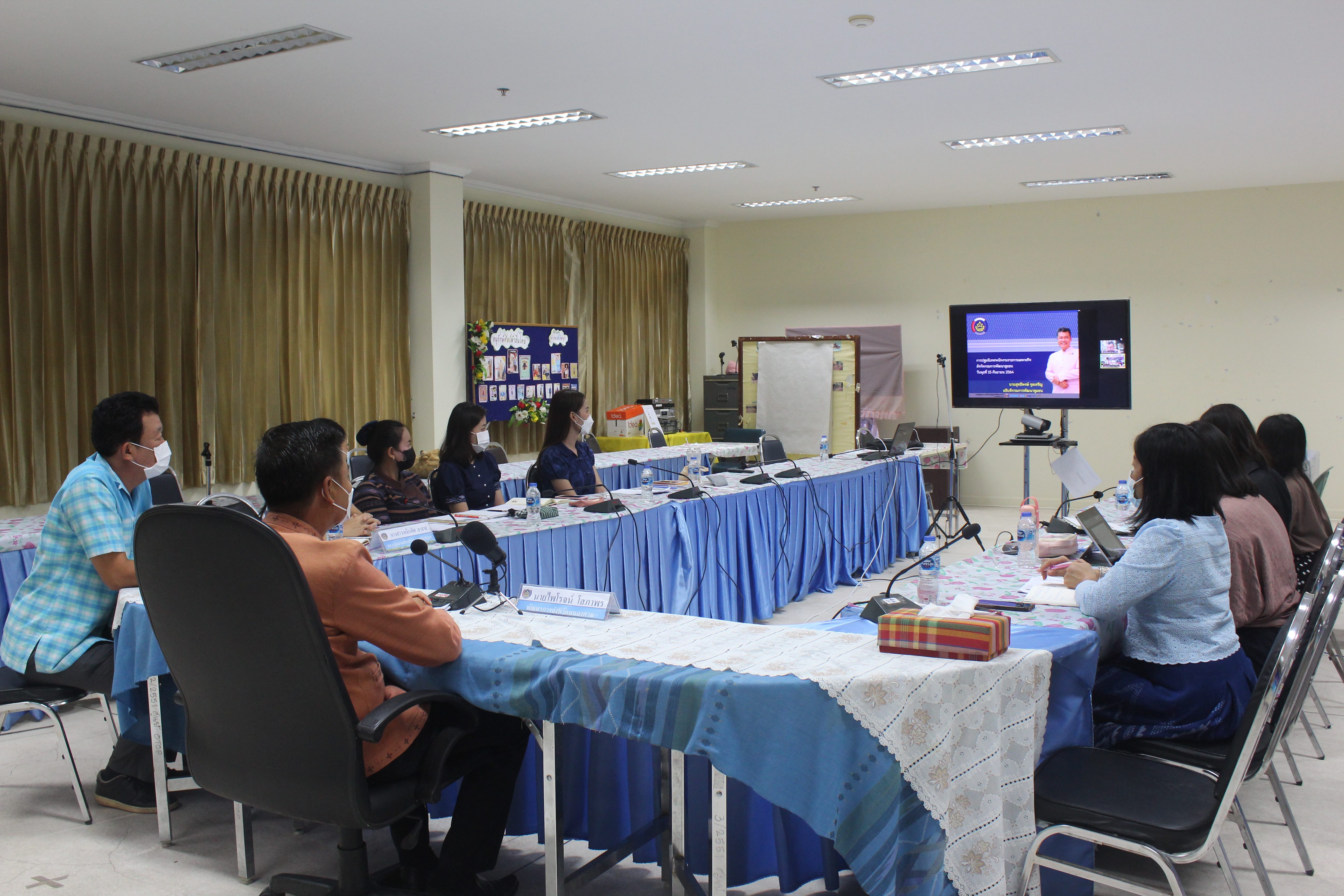 พช.หนองคาย นำพนักงานราชการเฉพาะกิจฯ เข้าร่วมปฐมนิเทศพนักงานราชการเฉพาะกิจ สำนักงานพัฒนาชุมชนจังหวัด เพื่อช่วยเหลือผู้ได้รับผลกระทบจากสถานการณ์การแพร่ระบาดของโรคติดเชื้อไวรัสโคโรนา 2019 (โควิด-19)