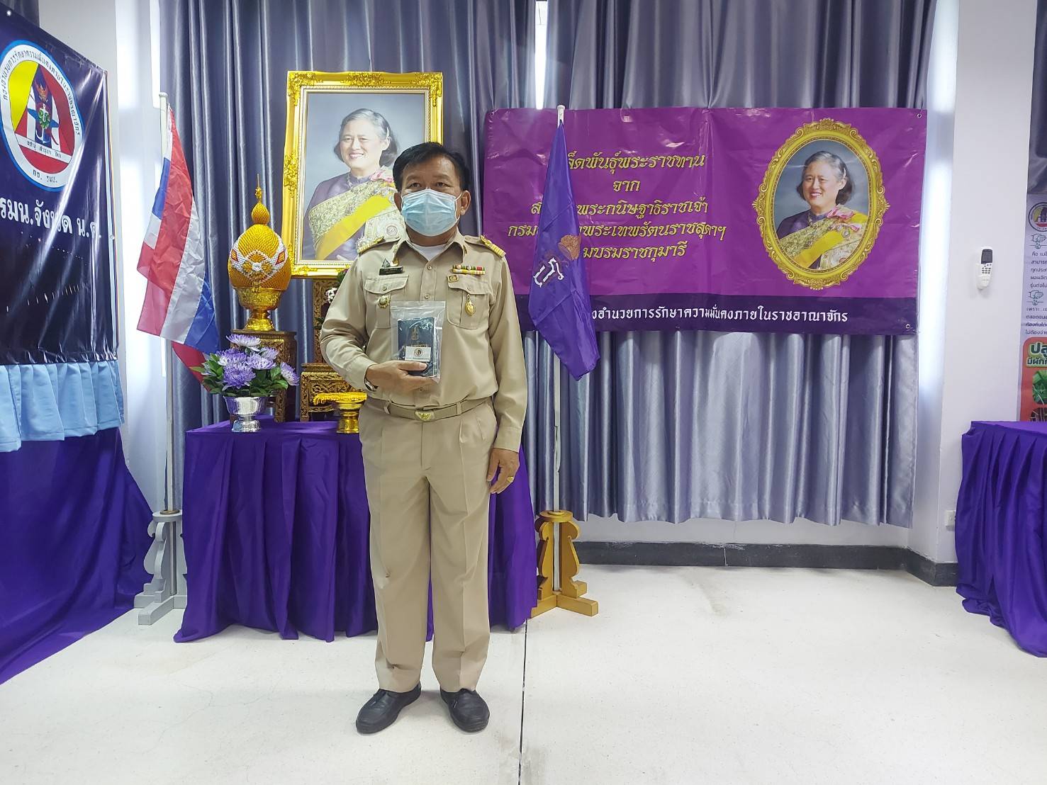 พช.หนองคาย จับมือ กอ.รมน. รับมอบเมล็ดพันธุ์พระราชทาน บูรณาการขยายผลโครงการอนุรักษ์พันธุกรรมพืช อันเนื่องมาจากพระราชดำริ