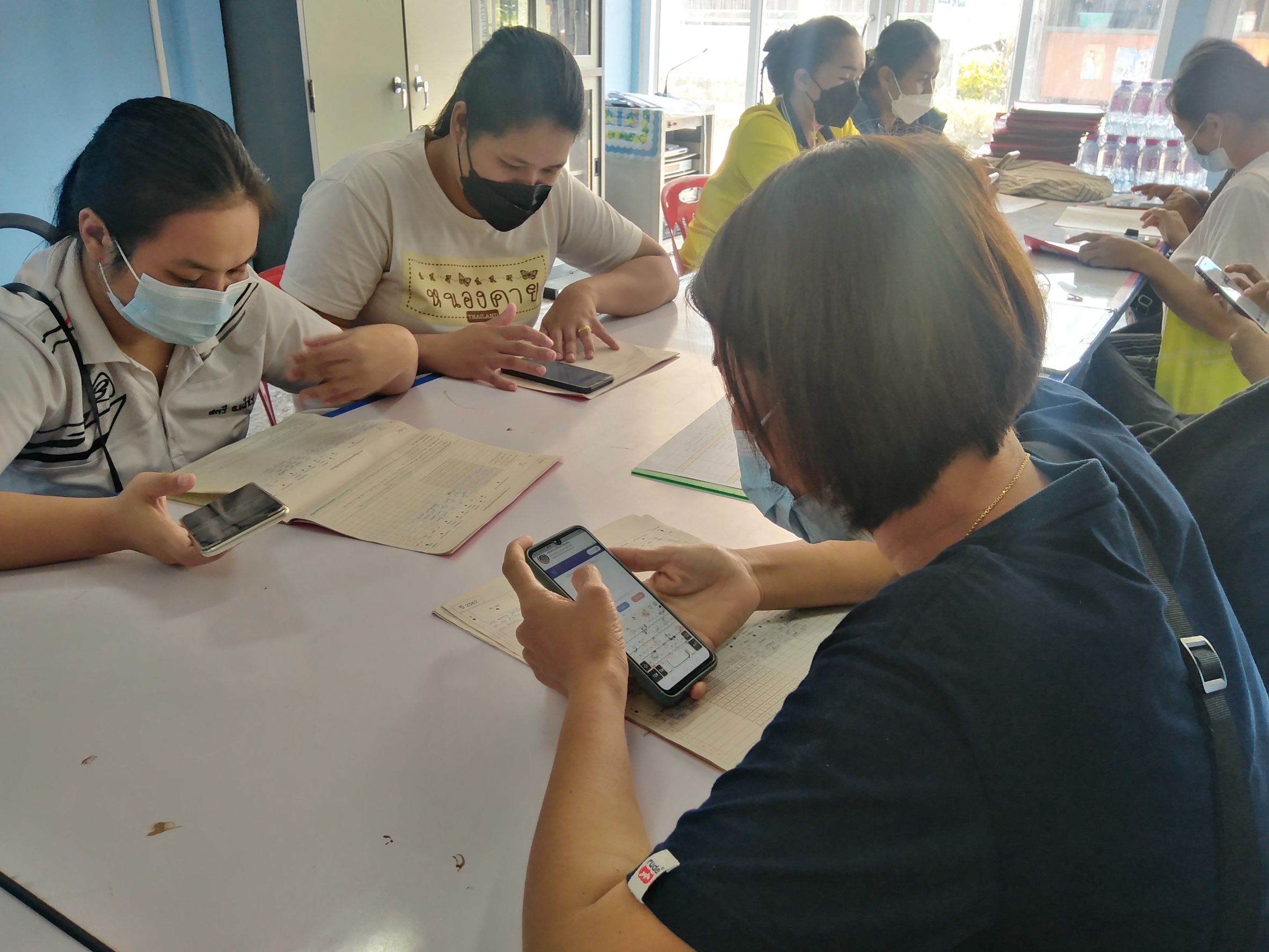 พช.หนองคาย ติดตามการดำเนินงานบริหารการจัดเก็บ และบันทึกข้อมูลความจำเป็นพื้นฐาน (จปฐ.) ระดับอำเภอ ประจำปี 2564 ณ บ้านเหล่าเจริญ หมู่ที่ 3 ตำบลนาดี อำเภอเฝ้าไร่