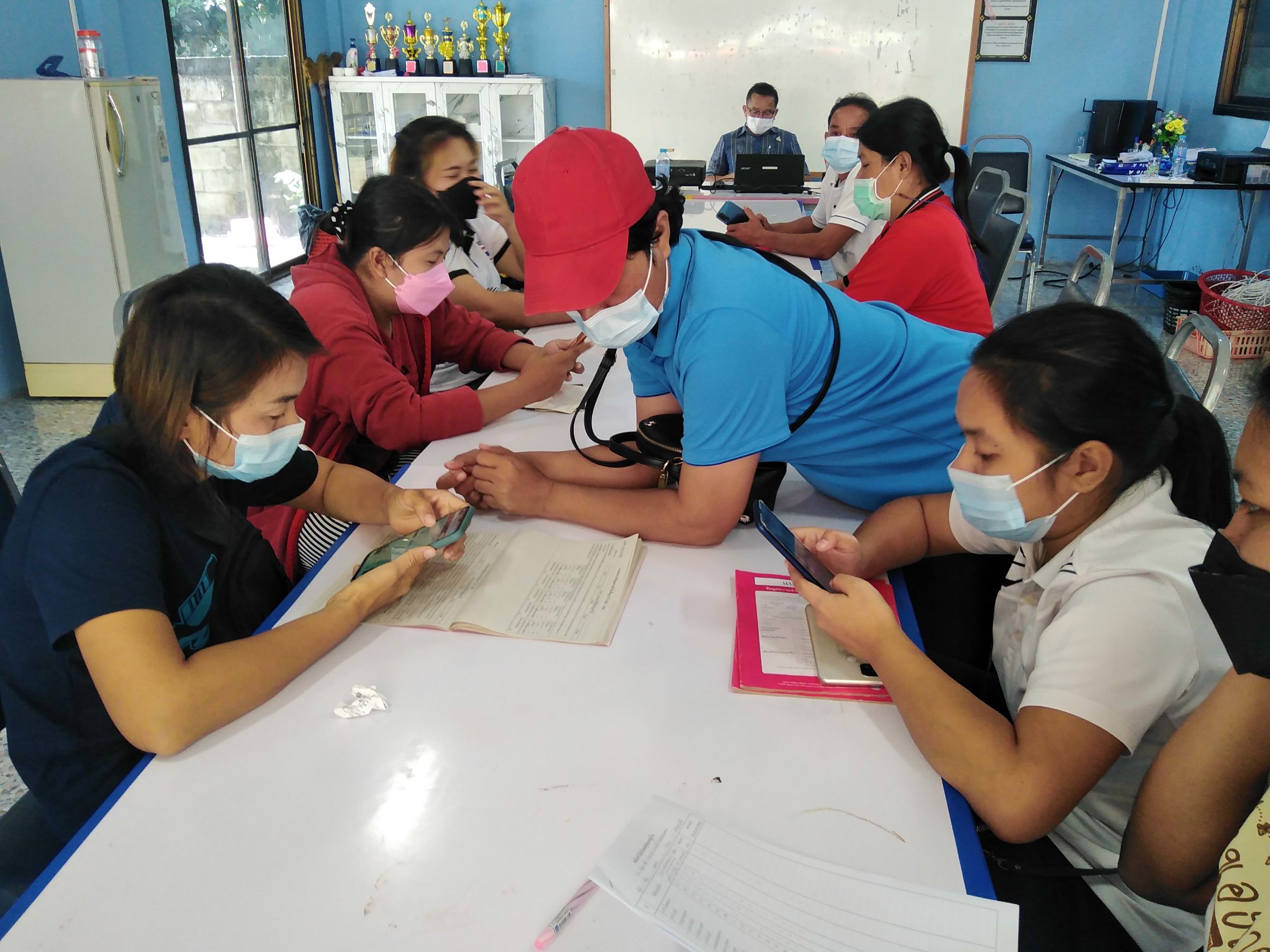 พช.หนองคาย ติดตามการดำเนินงานบริหารการจัดเก็บ และบันทึกข้อมูลความจำเป็นพื้นฐาน (จปฐ.) ระดับอำเภอ ประจำปี 2564 ณ บ้านเหล่าเจริญ หมู่ที่ 3 ตำบลนาดี อำเภอเฝ้าไร่