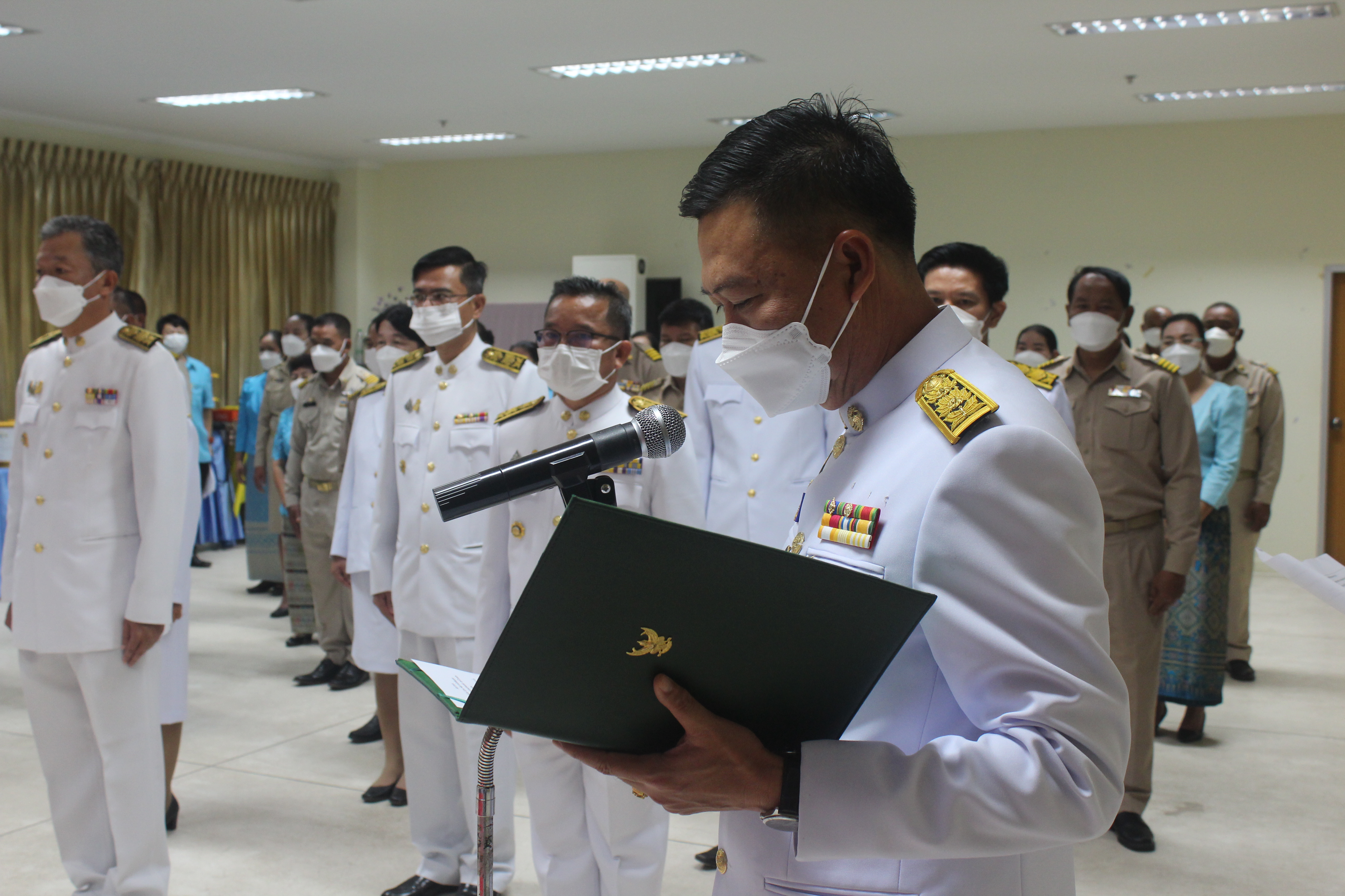 จังหวัดหนองคาย โดยสำนักงานพัฒนาชุมชนจังหวัดจังหวัดหนองคาย จัดพิธีมอบเงินพระราชทานขวัญถุงกองทุนแม่ของแผ่นดิน ประจำปี 2563 และมอบพระฉายาลักษณ์สมเด็จพระนางเจ้าสิริกิติ์ พระบรมราชินีนาถ พระบรมราชชนนีพันปีหลวง