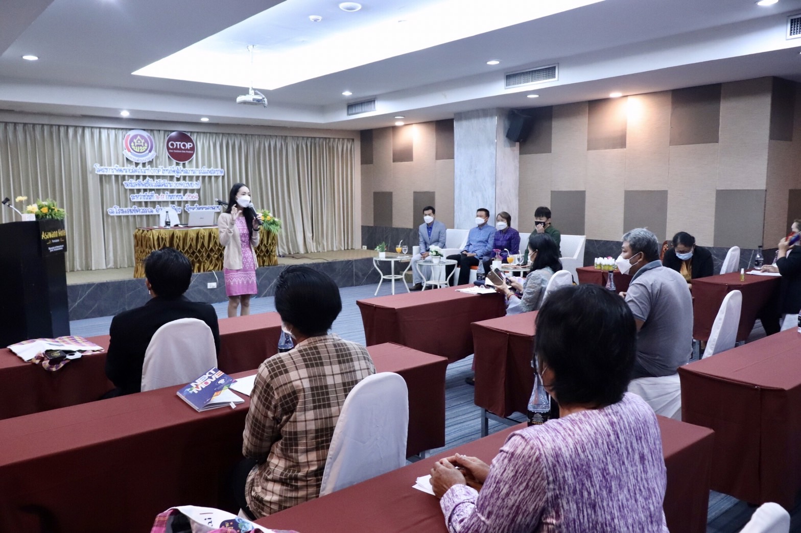 พช.หนองคาย ดำเนินโครงการ “พัฒนาผลิตภัณฑ์ OTOP ไทย เพื่อสู้ภัยสถานการณ์การแพร่ระบาดของโรคติดเชื้อไวรัสโคโรนา 2019 (COVID-19)”