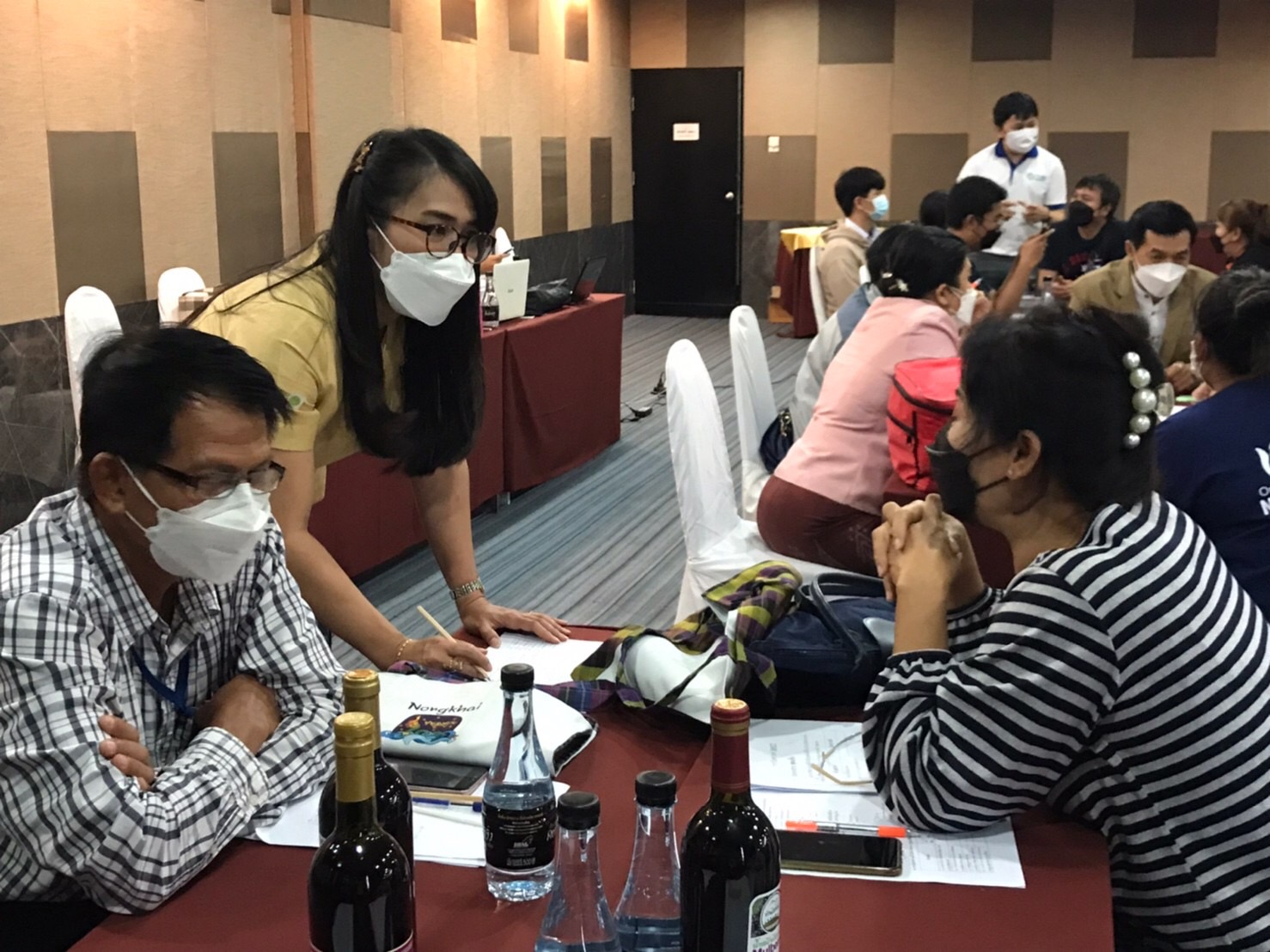 พช.หนองคาย ดำเนินโครงการ “พัฒนาผลิตภัณฑ์ OTOP ไทย เพื่อสู้ภัยสถานการณ์การแพร่ระบาดของโรคติดเชื้อไวรัสโคโรนา 2019 (COVID-19)”