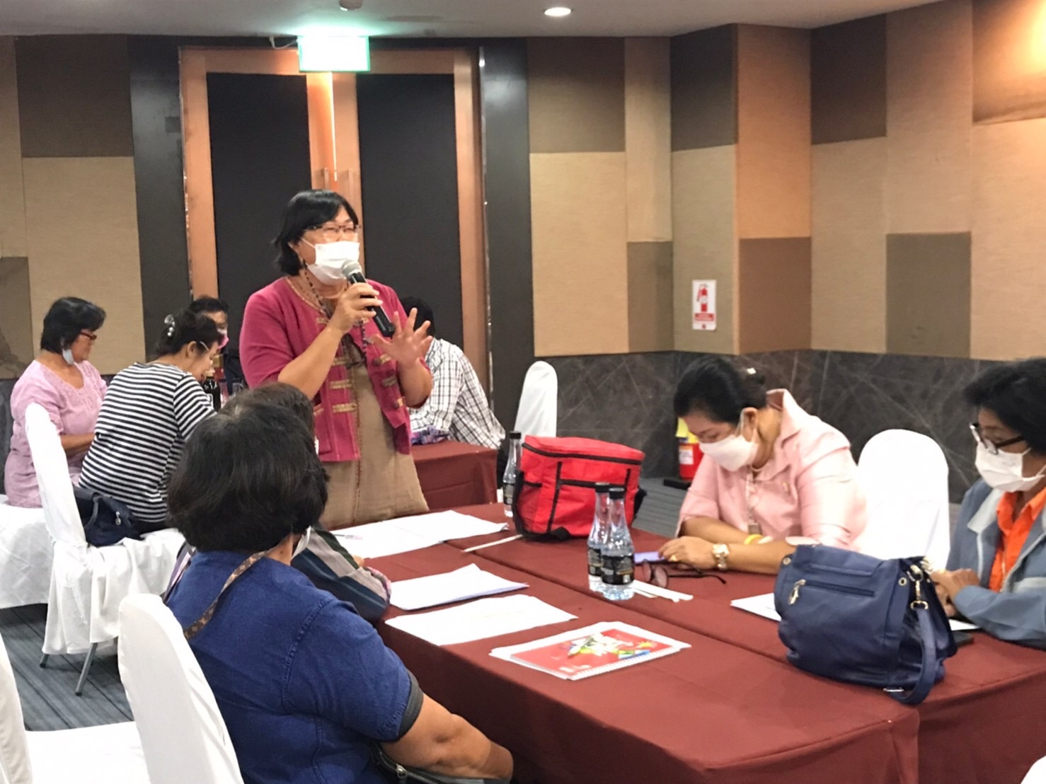 พช.หนองคาย ดำเนินโครงการ “พัฒนาผลิตภัณฑ์ OTOP ไทย เพื่อสู้ภัยสถานการณ์การแพร่ระบาดของโรคติดเชื้อไวรัสโคโรนา 2019 (COVID-19)”