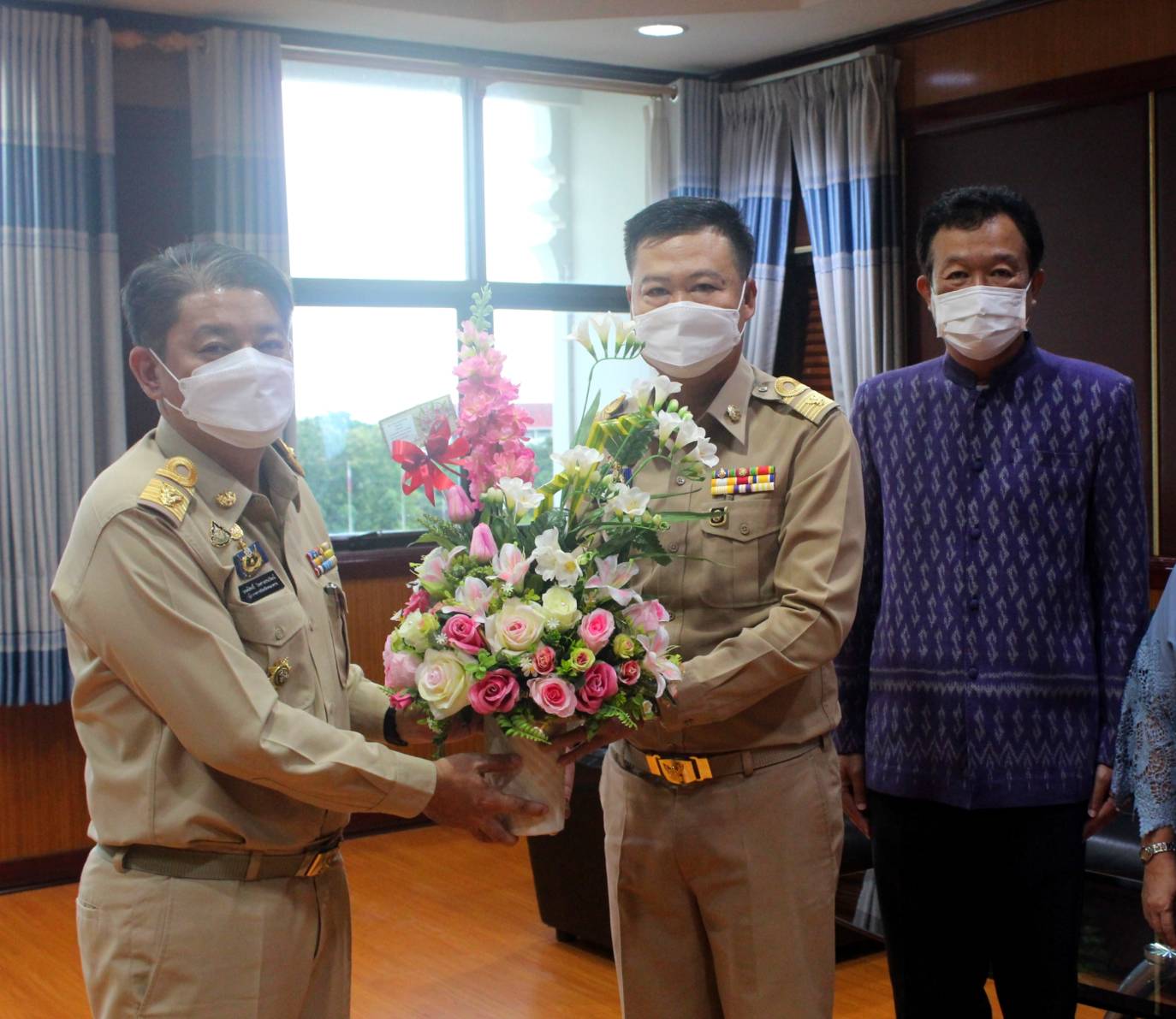 พช.หนองคาย เข้ารายงานตัวต่อ นายมนต์สิทธิ์ ไพศาลธนวัฒน์ ผู้ว่าราชการจังหวัดหนองคายคนใหม่