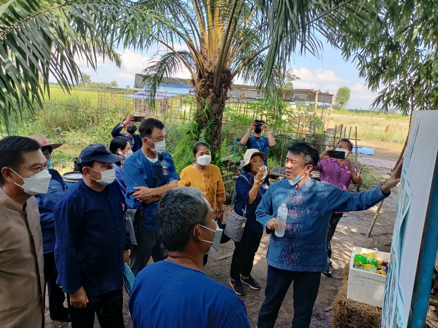 นายชัยวัฒน์ แสงศรี ผู้ตรวจราชการกรมการพัฒนาชุมชน เยี่ยมชมการดำเนินงานหมู่บ้านท่องเที่ยววิถีไทพวนโพธิ์ตาก และ การดำเนินงานโครงการพัฒนาพื้นที่ต้นแบบการพัฒนาคุณภาพชีวิตตามหลักทฤษฎีใหม่ ประยุกต์สู่ “โคก หนอง นา โมเดล” ในพื้นที่อำเภอโพธิ์ตาก จังหวัดหนองคาย