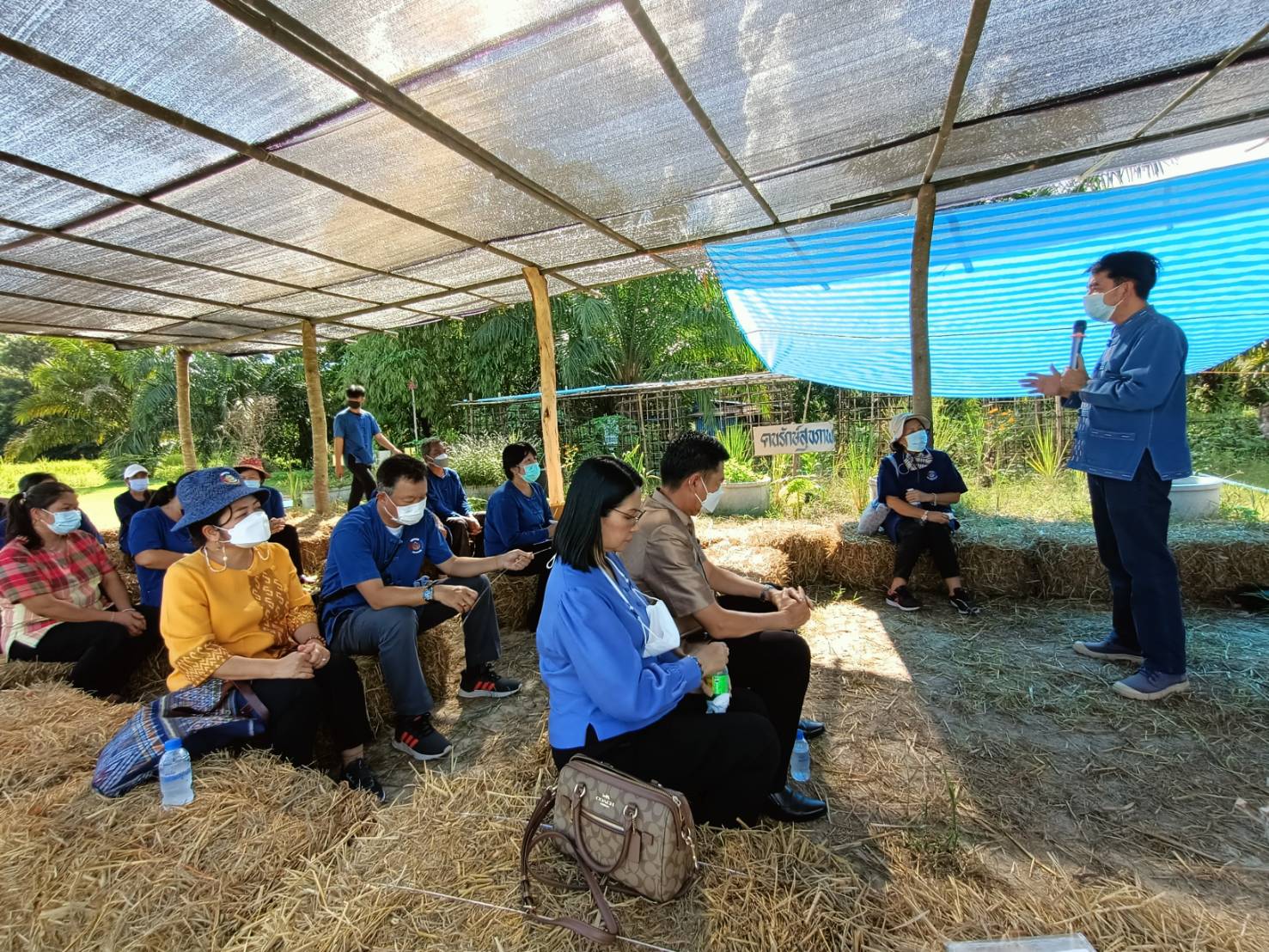 นายชัยวัฒน์ แสงศรี ผู้ตรวจราชการกรมการพัฒนาชุมชน เยี่ยมชมการดำเนินงานหมู่บ้านท่องเที่ยววิถีไทพวนโพธิ์ตาก และ การดำเนินงานโครงการพัฒนาพื้นที่ต้นแบบการพัฒนาคุณภาพชีวิตตามหลักทฤษฎีใหม่ ประยุกต์สู่ “โคก หนอง นา โมเดล” ในพื้นที่อำเภอโพธิ์ตาก จังหวัดหนองคาย