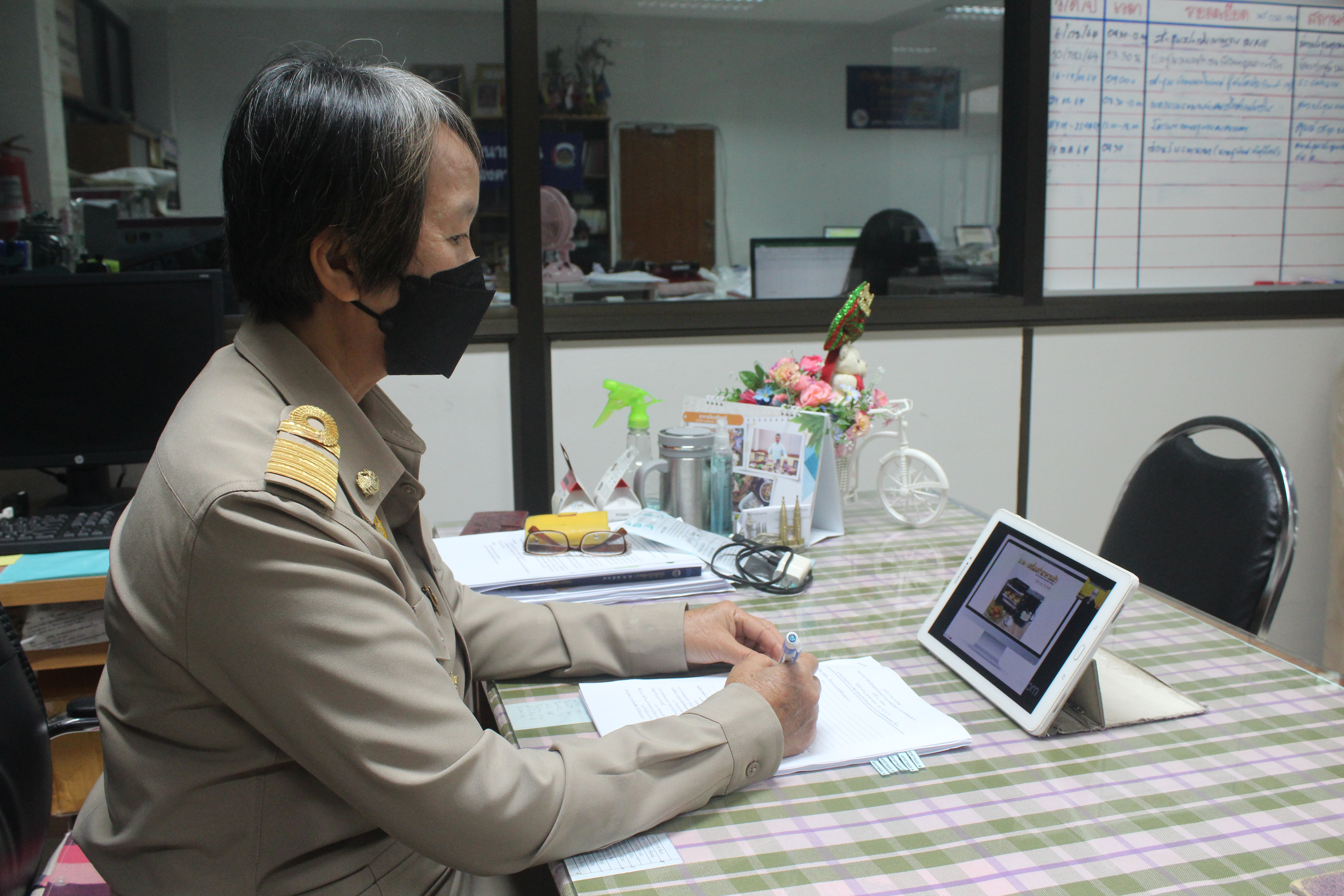 พช.หนองคาย ดำเนินโครงการยกระดับผลิตภัณฑ์และเพิ่มช่องทางการตลาด ภายใต้วิถีชีวิตใหม่อย่างยั่งยืน (New Normal) ผ่านระบบ Zoom Cloud Meeting