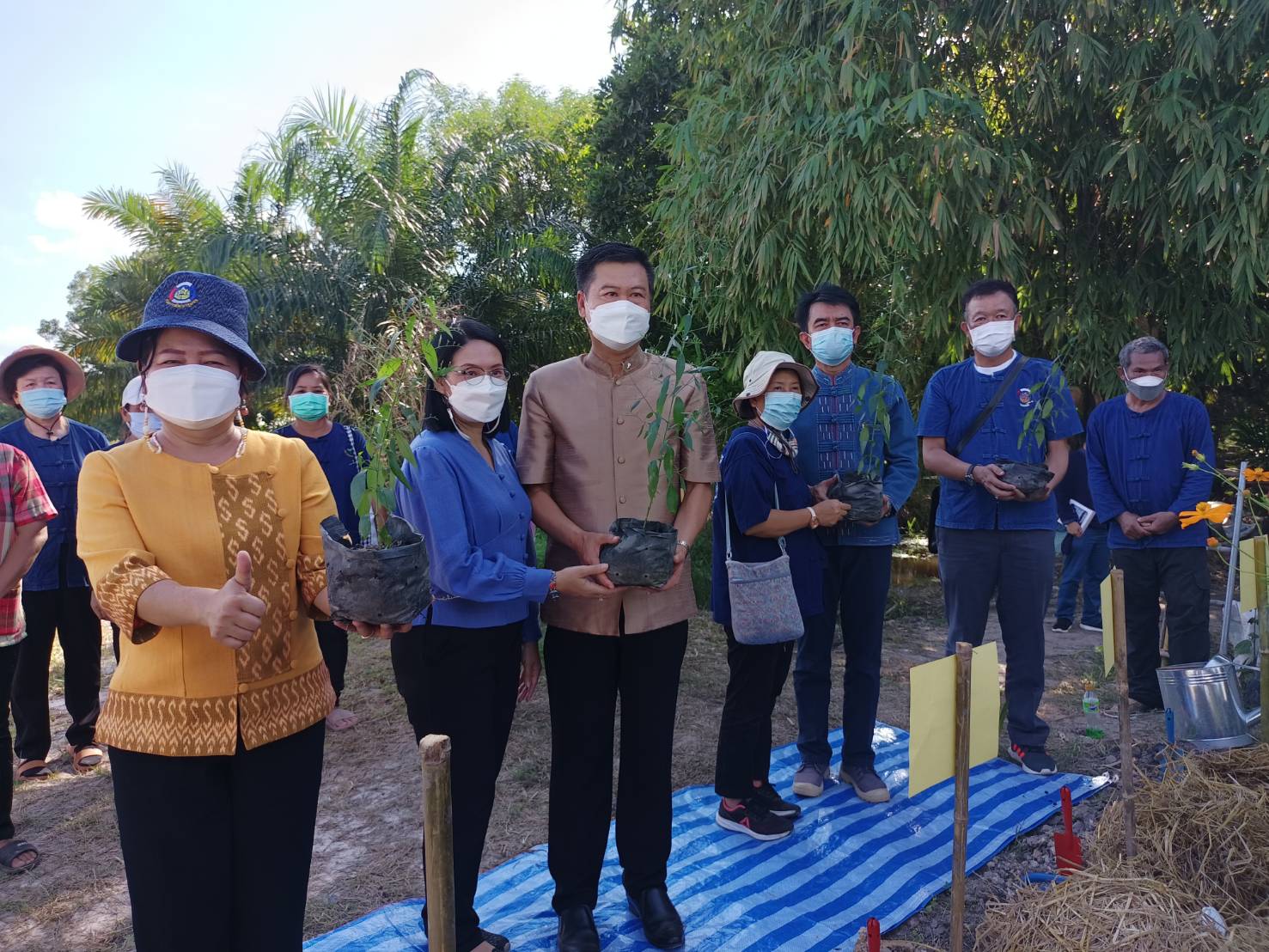 นายชัยวัฒน์ แสงศรี ผู้ตรวจราชการกรมการพัฒนาชุมชน เยี่ยมชมการดำเนินงานหมู่บ้านท่องเที่ยววิถีไทพวนโพธิ์ตาก และ การดำเนินงานโครงการพัฒนาพื้นที่ต้นแบบการพัฒนาคุณภาพชีวิตตามหลักทฤษฎีใหม่ ประยุกต์สู่ “โคก หนอง นา โมเดล” ในพื้นที่อำเภอโพธิ์ตาก จังหวัดหนองคาย