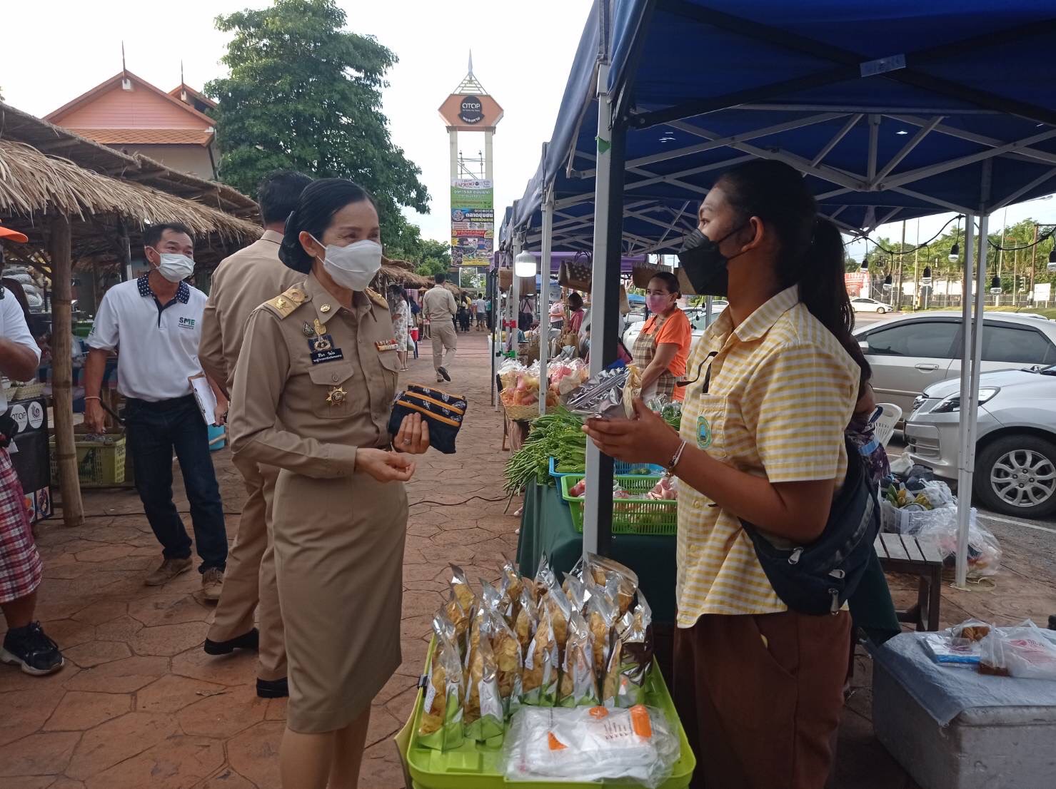 พช.หนองคาย โดยกลุ่มงานส่งเสริมการพัฒนาชุมชนจังหวัดหนองคายจัดกิจกรรมตลาดนัดชุมชนคนหนองคาย ทุกวันจันทร์และวันศุกร์