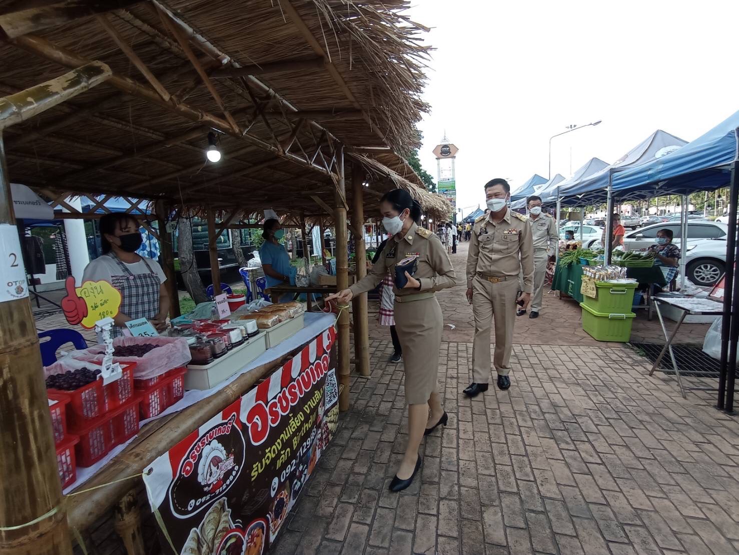 พช.หนองคาย โดยกลุ่มงานส่งเสริมการพัฒนาชุมชนจังหวัดหนองคายจัดกิจกรรมตลาดนัดชุมชนคนหนองคาย ทุกวันจันทร์และวันศุกร์