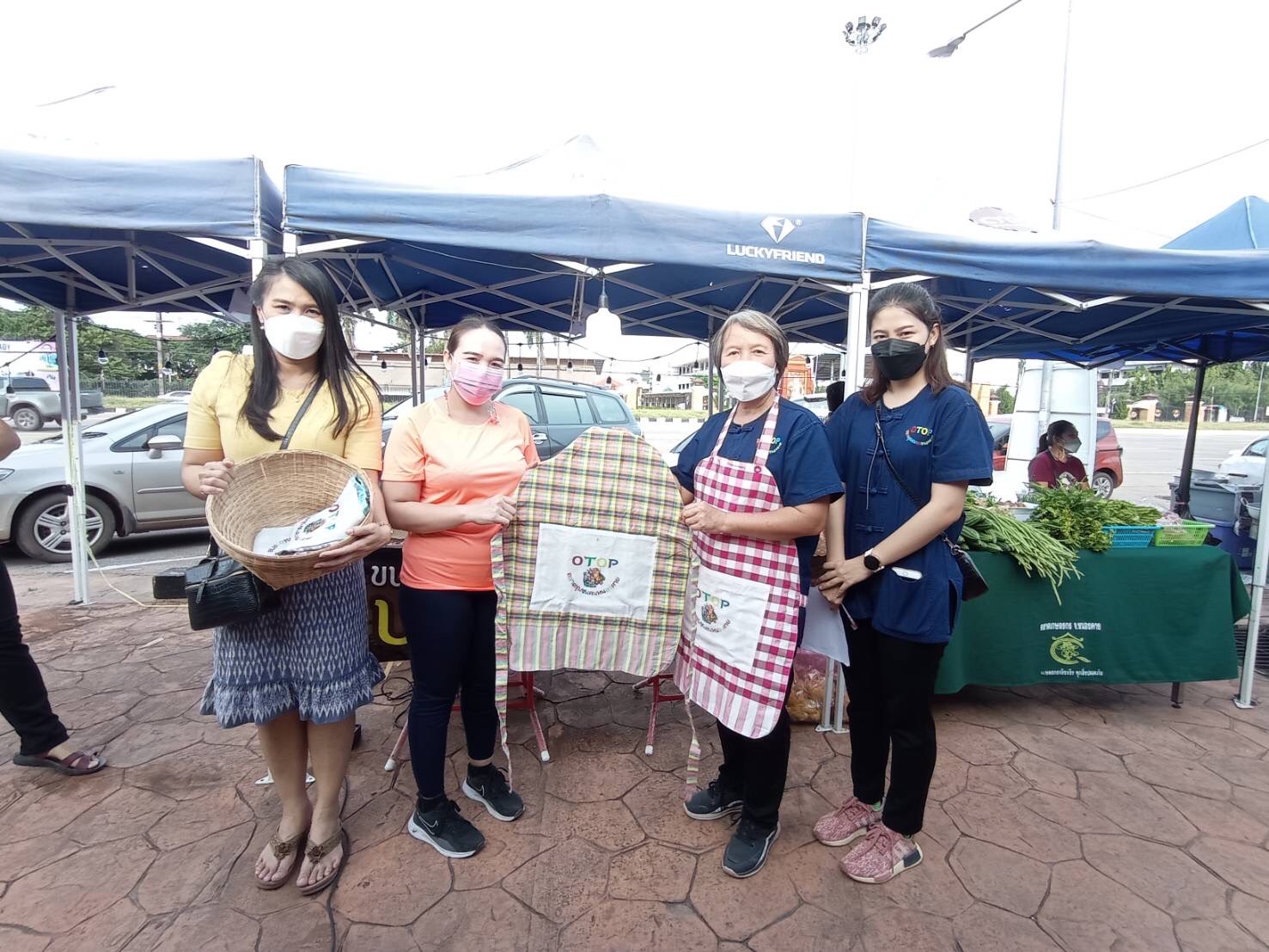 พช.หนองคาย โดยกลุ่มงานส่งเสริมการพัฒนาชุมชนจังหวัดหนองคายจัดกิจกรรมตลาดนัดชุมชนคนหนองคาย ทุกวันจันทร์และวันศุกร์