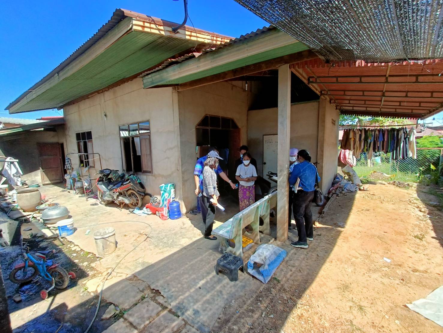 พช.หนองคาย ลงพื้นที่ติดตามการดำเนินกิจกรรมการพัฒนาคุณภาพชีวิตครัวเรือนยากจนและผู้ด้อยโอกาสและผู้ที่ได้รับผลกระทบจากสถาณการณ์การแพร่ระบาดของโรคติดเชื้อไวรัสโคโรน่า 2019 ตามโครงการส่งเสริมการพัฒนาคุณภาพชีวิตครัวเรือนยากจนและผู้ด้อยโอกาส สู่วิถีพอเพียง