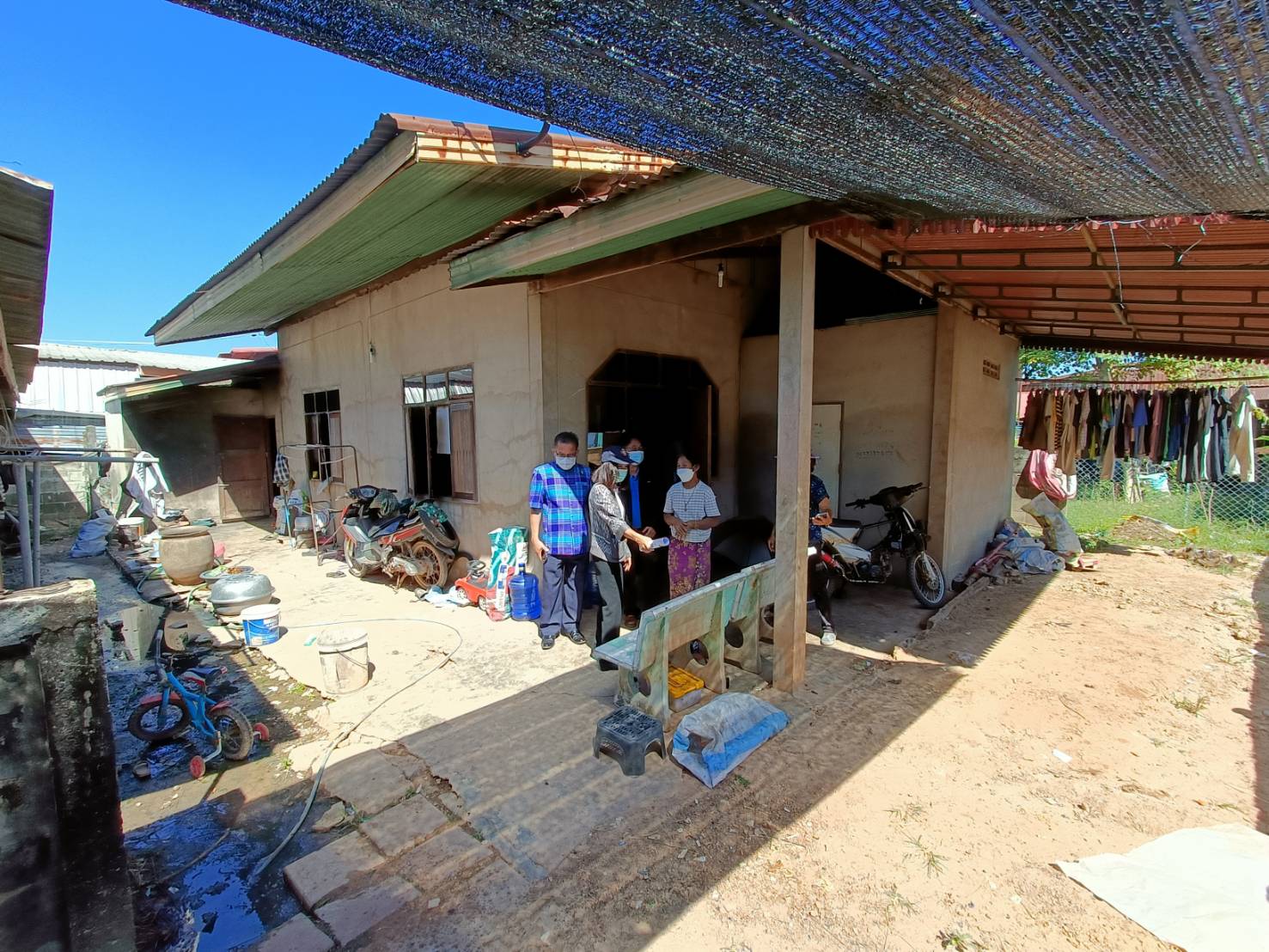 พช.หนองคาย ลงพื้นที่ติดตามการดำเนินกิจกรรมการพัฒนาคุณภาพชีวิตครัวเรือนยากจนและผู้ด้อยโอกาสและผู้ที่ได้รับผลกระทบจากสถาณการณ์การแพร่ระบาดของโรคติดเชื้อไวรัสโคโรน่า 2019 ตามโครงการส่งเสริมการพัฒนาคุณภาพชีวิตครัวเรือนยากจนและผู้ด้อยโอกาส สู่วิถีพอเพียง