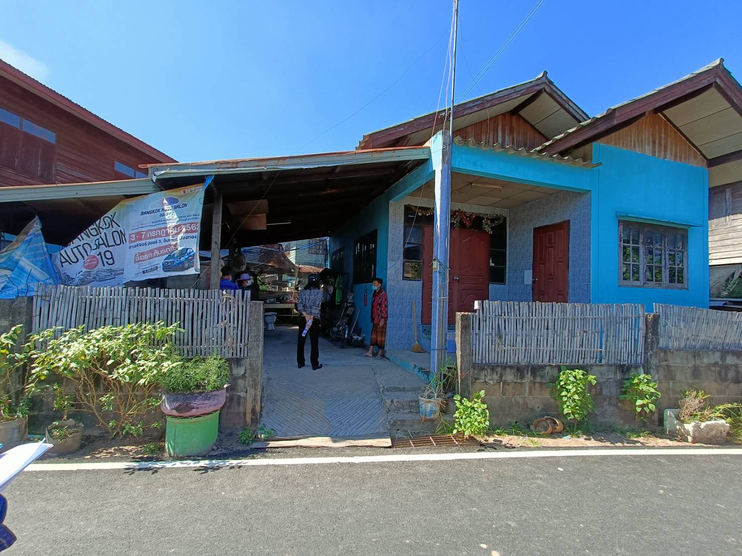 พช.หนองคาย ลงพื้นที่ติดตามการดำเนินกิจกรรมการพัฒนาคุณภาพชีวิตครัวเรือนยากจนและผู้ด้อยโอกาสและผู้ที่ได้รับผลกระทบจากสถาณการณ์การแพร่ระบาดของโรคติดเชื้อไวรัสโคโรน่า 2019 ตามโครงการส่งเสริมการพัฒนาคุณภาพชีวิตครัวเรือนยากจนและผู้ด้อยโอกาส สู่วิถีพอเพียง