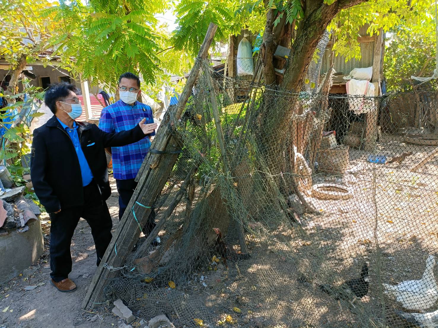 พช.หนองคาย ลงพื้นที่ติดตามการดำเนินกิจกรรมการพัฒนาคุณภาพชีวิตครัวเรือนยากจนและผู้ด้อยโอกาสและผู้ที่ได้รับผลกระทบจากสถาณการณ์การแพร่ระบาดของโรคติดเชื้อไวรัสโคโรน่า 2019 ตามโครงการส่งเสริมการพัฒนาคุณภาพชีวิตครัวเรือนยากจนและผู้ด้อยโอกาส สู่วิถีพอเพียง