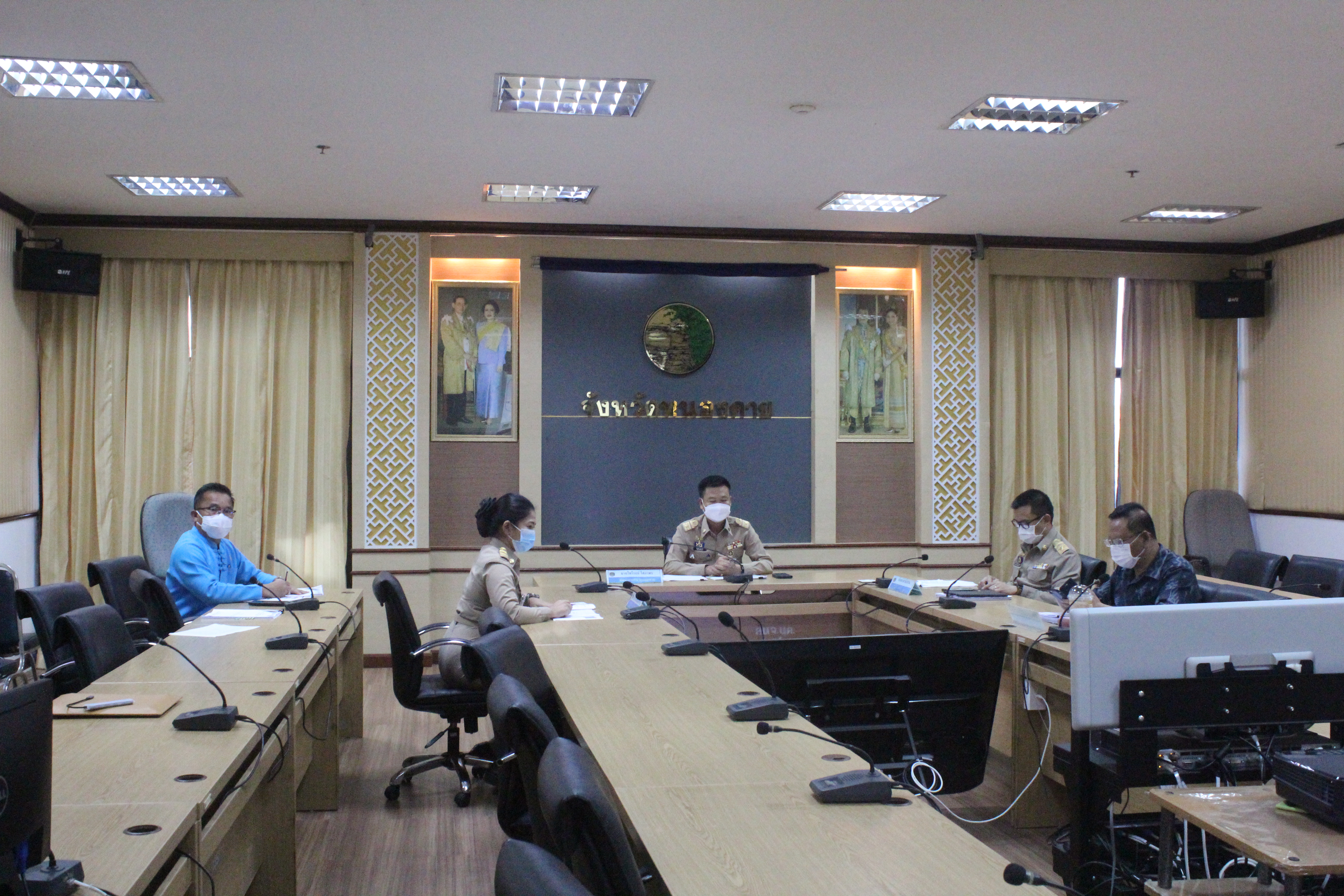 พช.หนองคาย ร่วมประชุมชี้แจงการขับเคลื่อนการดำเนินงานขจัดความยากจนและพัฒนาคนทุกช่วงวัยอย่างยั่งยืนตามหลักปรัชญาของเศรษฐกิจพอเพียง ผ่านระบบ Video Conference System – VCS