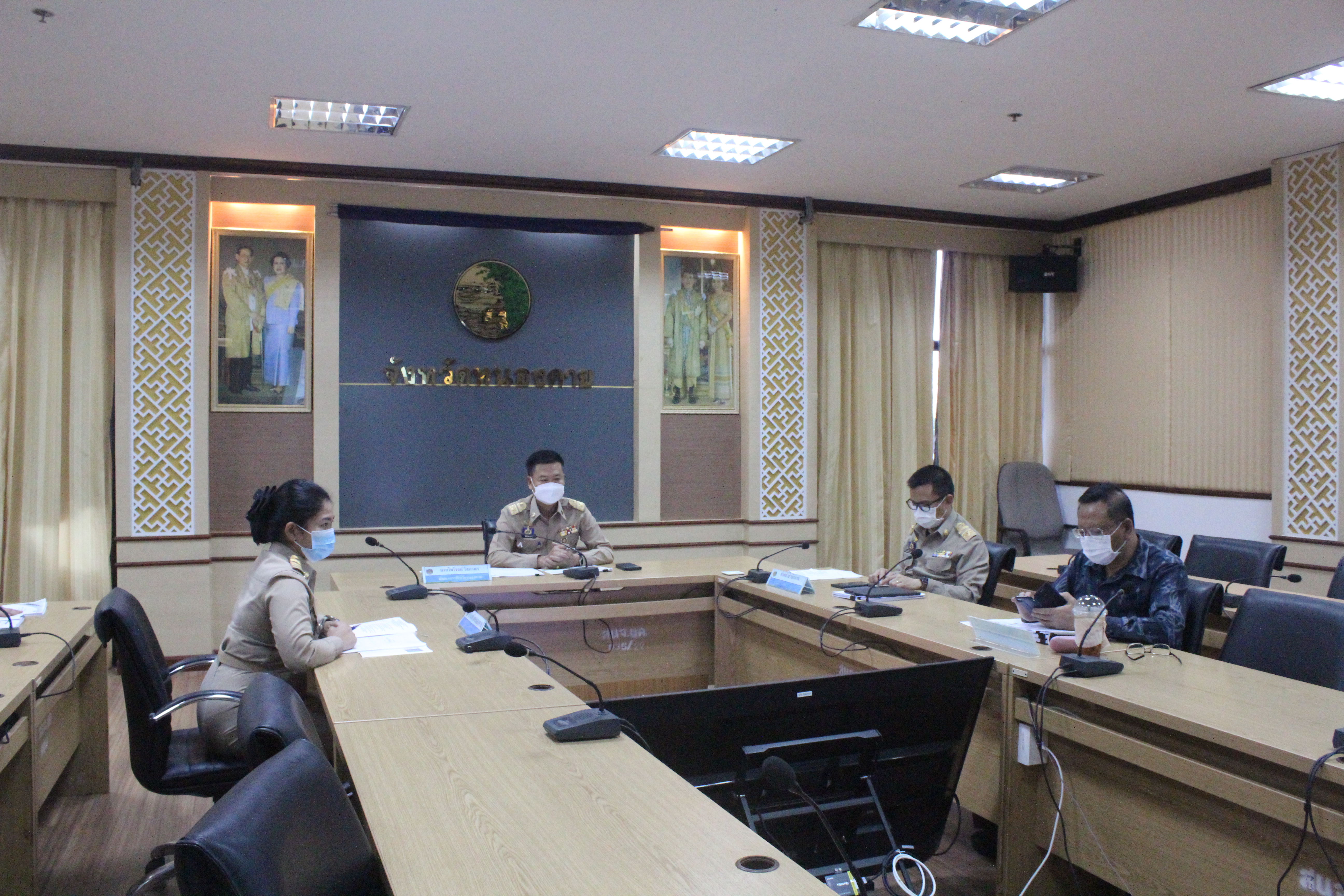 พช.หนองคาย ร่วมประชุมชี้แจงการขับเคลื่อนการดำเนินงานขจัดความยากจนและพัฒนาคนทุกช่วงวัยอย่างยั่งยืนตามหลักปรัชญาของเศรษฐกิจพอเพียง ผ่านระบบ Video Conference System – VCS