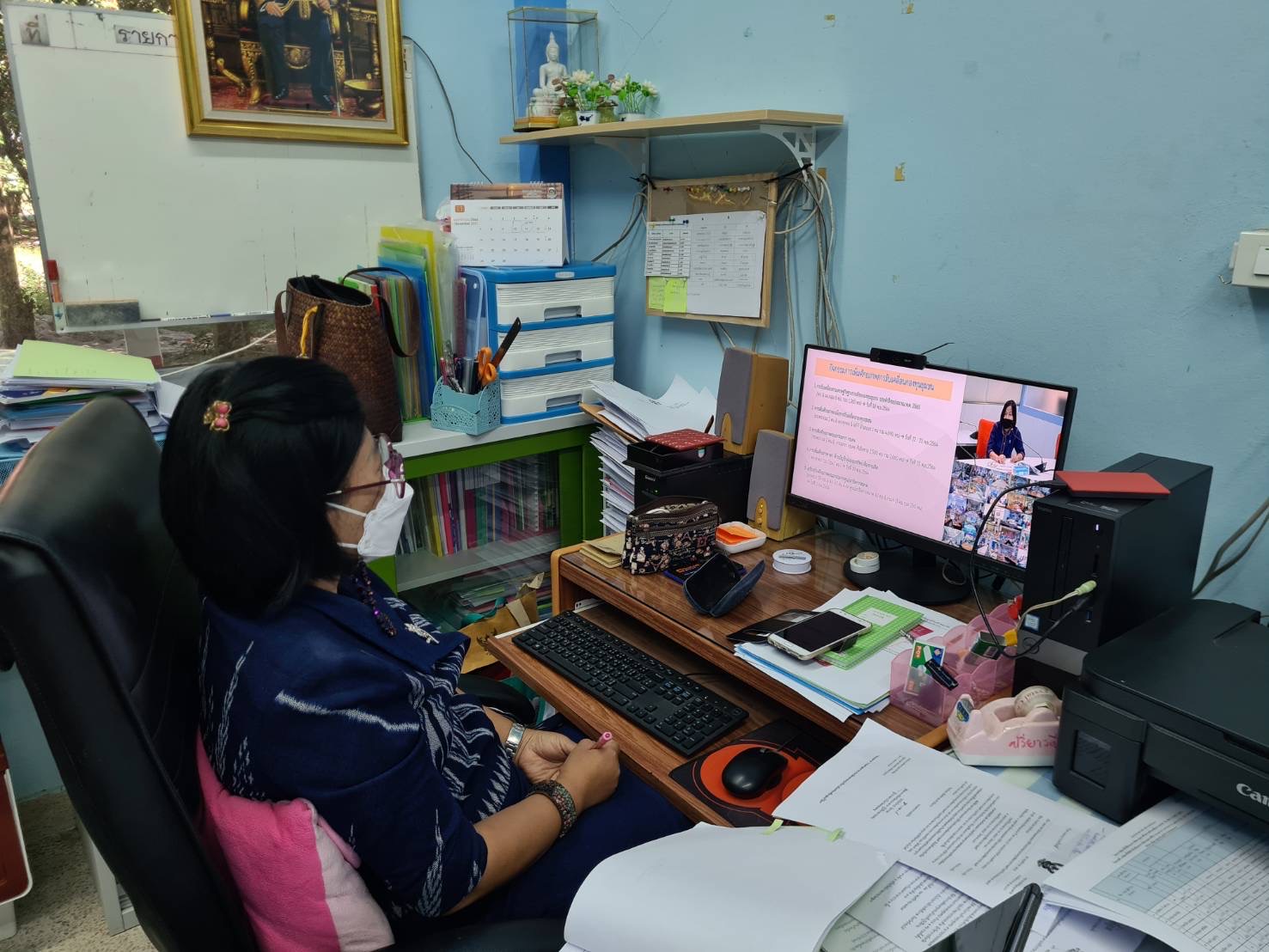 พช.หนองคาย เข้าร่วมประชุมการขับเคลื่อนงานเศรษฐกิจฐานรากด้วยกองทุนชุมชน ประจำปีงบประมาณ พ.ศ.2565 ผ่านระบบวีดีทัศน์ทางไกล (Video Conference)