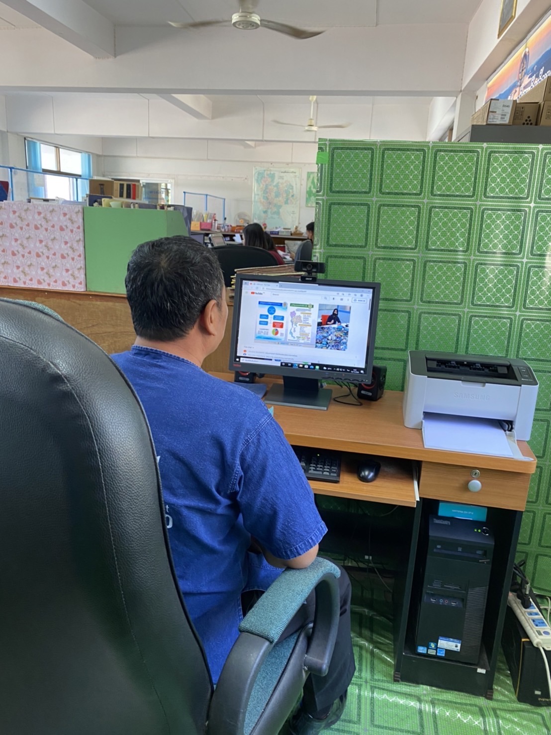 พช.หนองคาย เข้าร่วมประชุมการขับเคลื่อนงานเศรษฐกิจฐานรากด้วยกองทุนชุมชน ประจำปีงบประมาณ พ.ศ.2565 ผ่านระบบวีดีทัศน์ทางไกล (Video Conference)