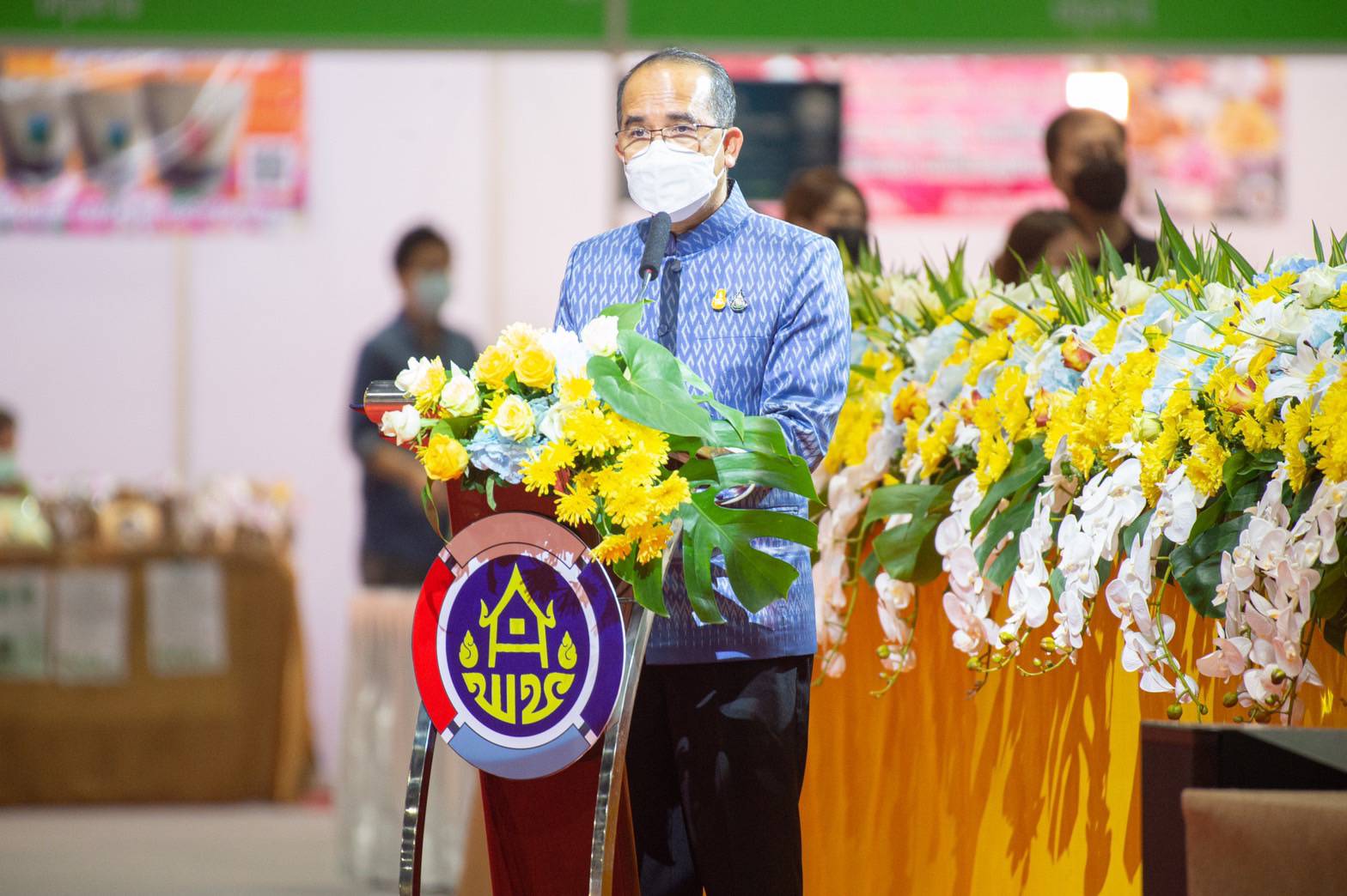 รองผู้ว่าราชการจังหวัดหนองคาย นำทีม พช.หนองคาย ผู้ประกอบการ OTOP เข้าร่วมพิธีเปิดงาน OTOP ไทยสู้ภัยโควิค – 19