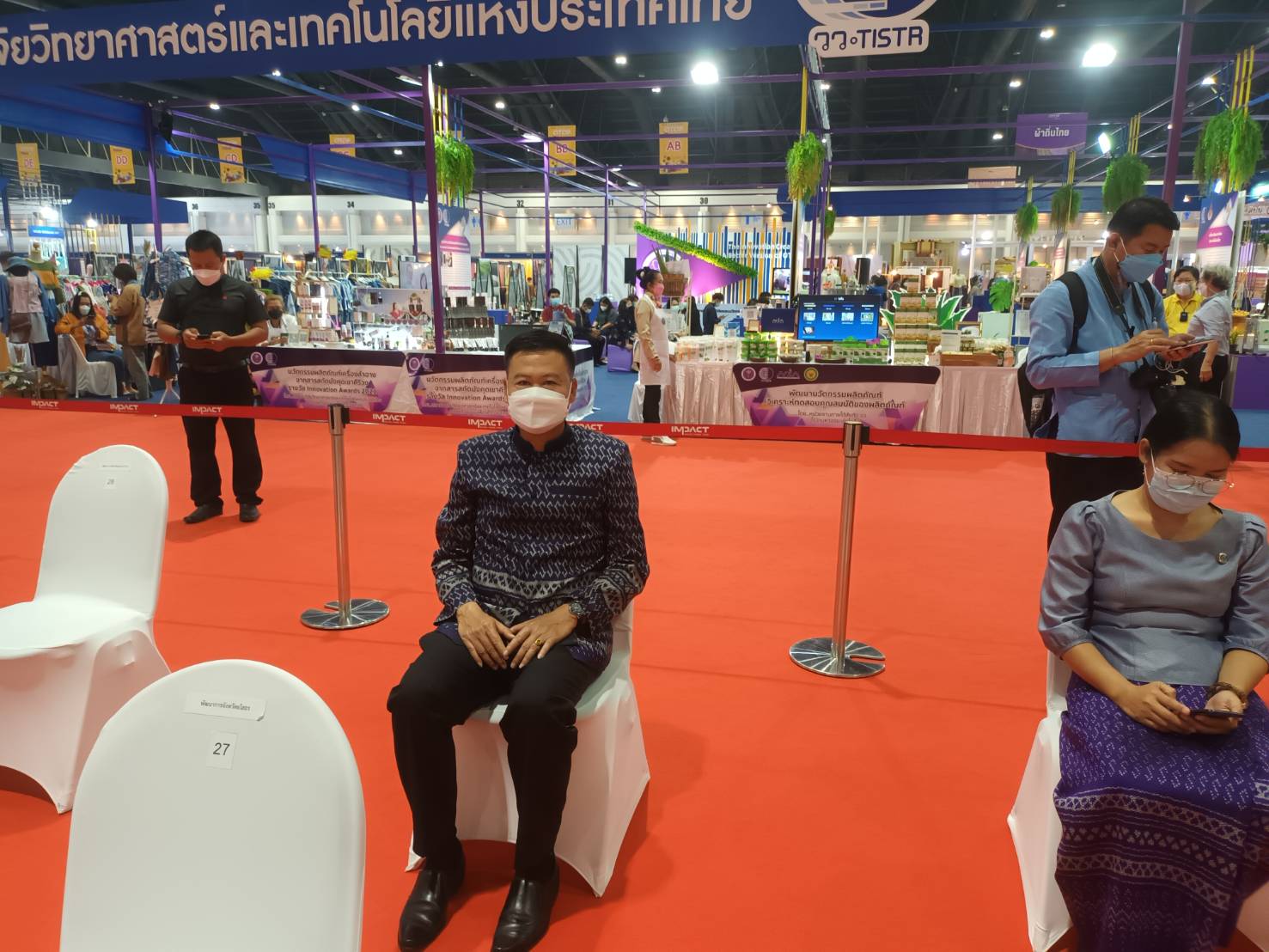 รองผู้ว่าราชการจังหวัดหนองคาย นำทีม พช.หนองคาย ผู้ประกอบการ OTOP เข้าร่วมพิธีเปิดงาน OTOP ไทยสู้ภัยโควิค – 19