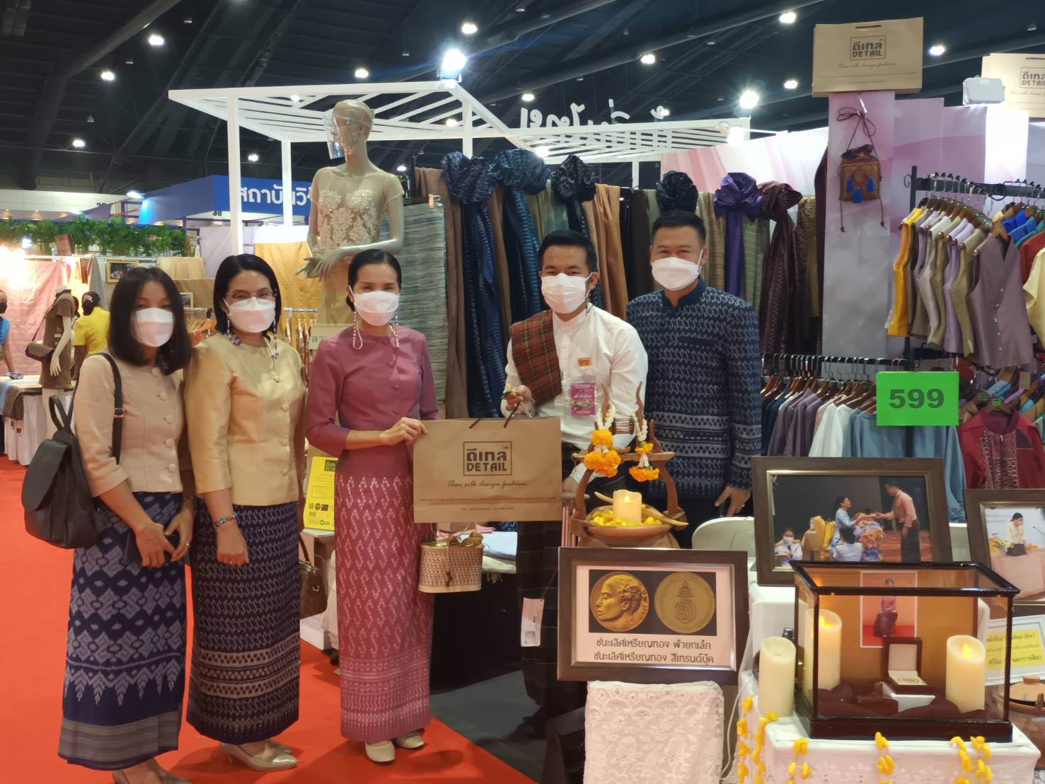 รองผู้ว่าราชการจังหวัดหนองคาย นำทีม พช.หนองคาย ผู้ประกอบการ OTOP เข้าร่วมพิธีเปิดงาน OTOP ไทยสู้ภัยโควิค – 19