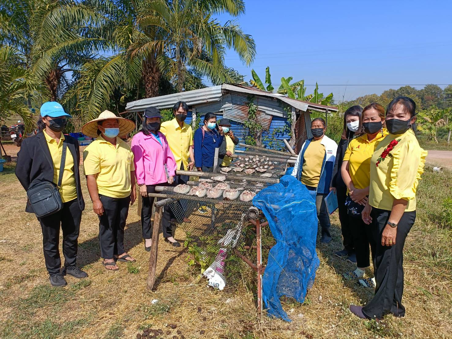 คณะอนุกรรมการบริหารกองทุนพัฒนาบทบาทสตรีจังหวัดหนองคาย ลงพื้นที่ติดตามประเมินและกลั่นกรองโครงการของสมาชิกกองทุนพัฒนาบทบาทสตรี ที่ยื่นขอกู้ยืมทุนหมุนเวียน อ.ท่าบ่อ